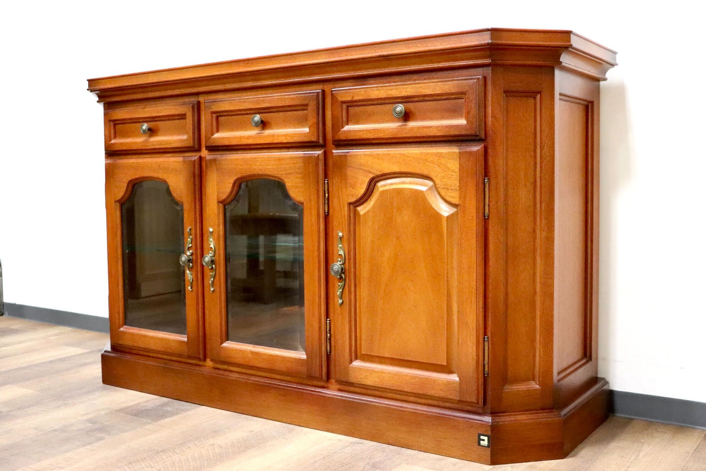 GMHK223○KOSUGA / コスガ NewEngland Regent Houseリージェントハウス サイドボード 飾り棚 照明付き ウォールナット 定価約24万