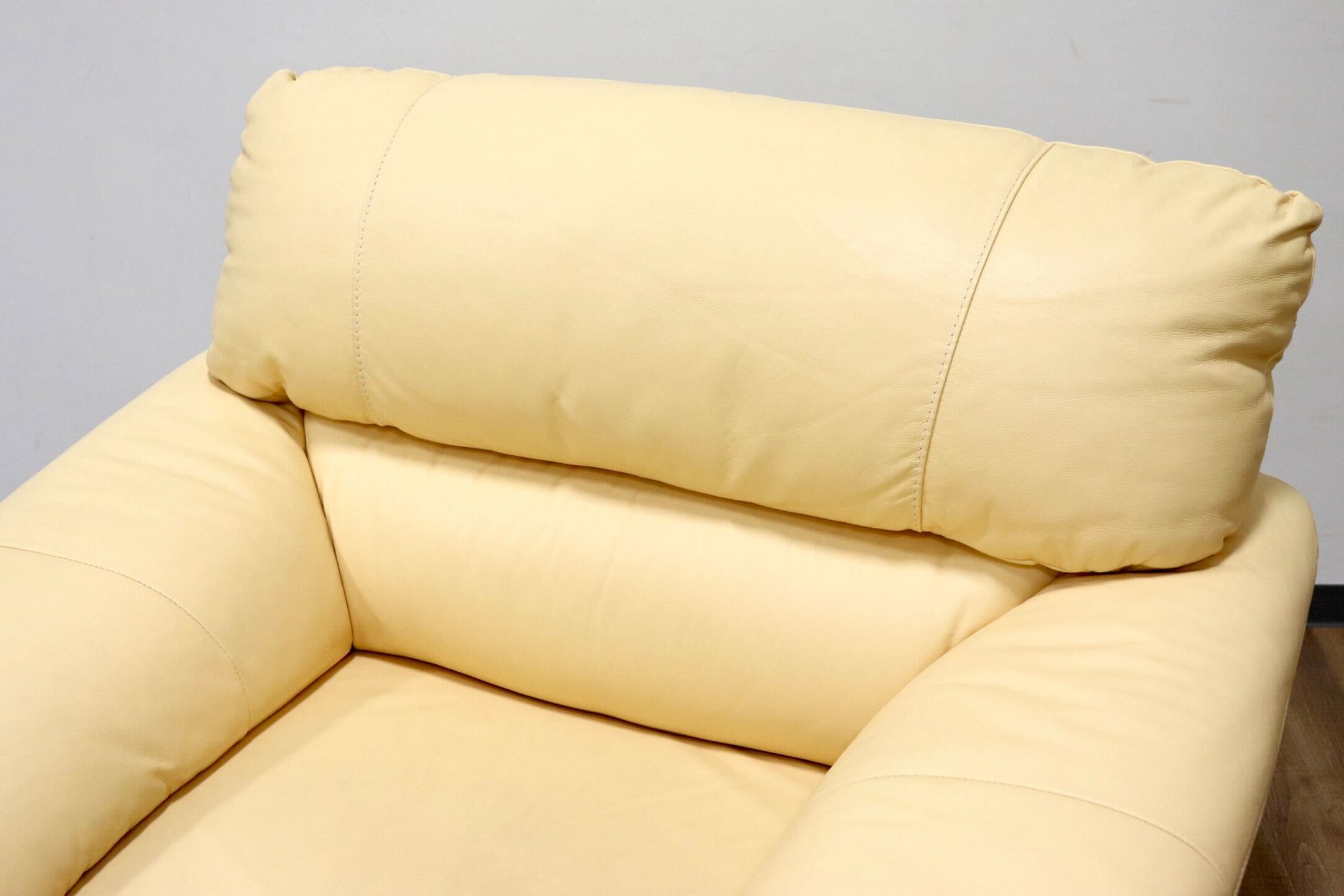 GMGS145○Leather world / レザーワールド 1人掛けソファ シングルソファ ラウンジソファ 本革 クリーム色 応接 モダン IDC大塚家具