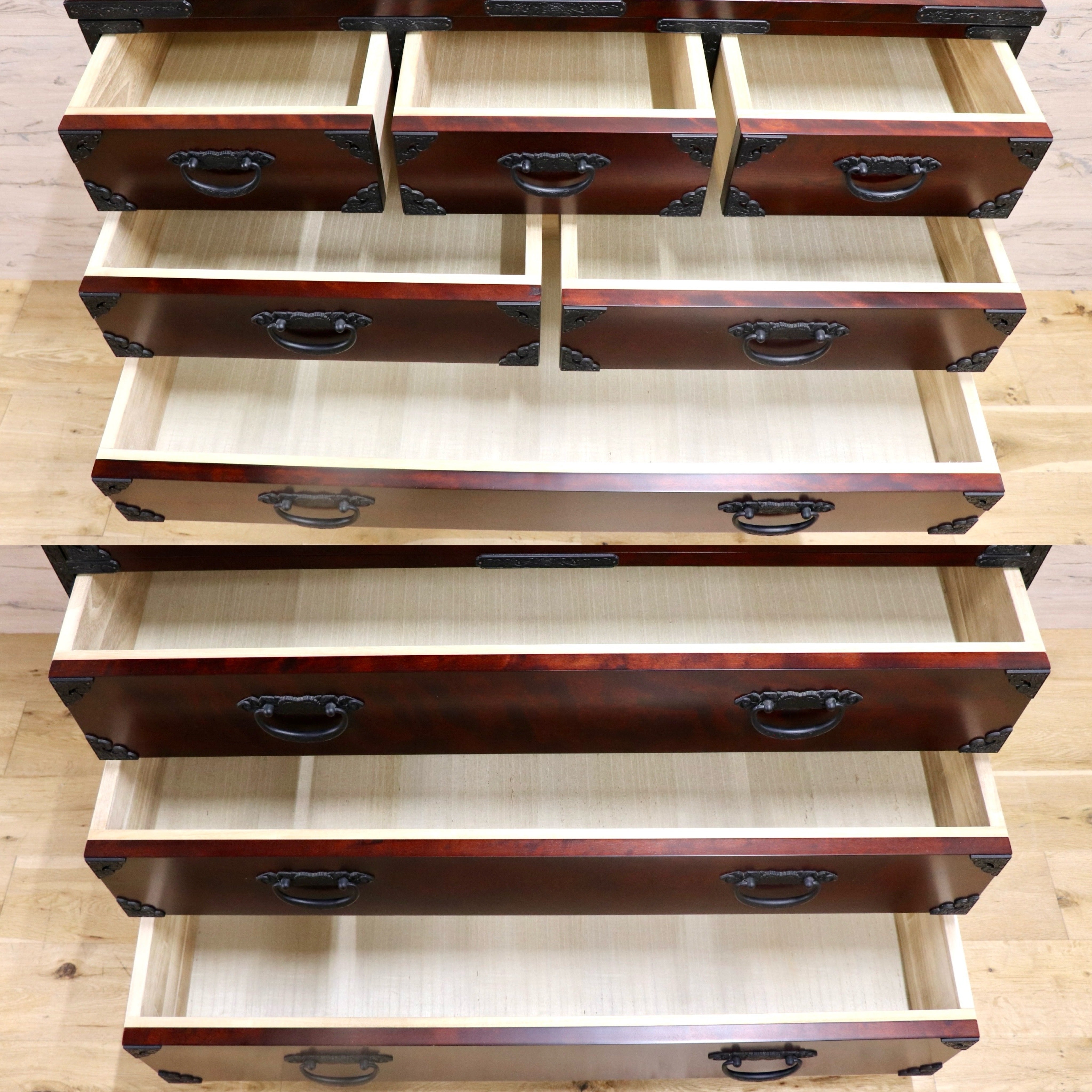 GMJK265○高級民芸家具 チェスト 整理タンス 和箪笥 和家具 漆塗 飾り金具 和モダン 和室 古民家 民芸家具