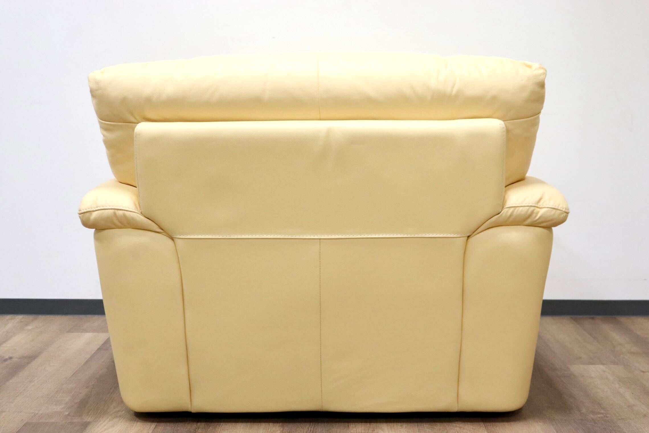 GMGS145○Leather world / レザーワールド 1人掛けソファ シングルソファ ラウンジソファ 本革 クリーム色 応接 モダン IDC大塚家具