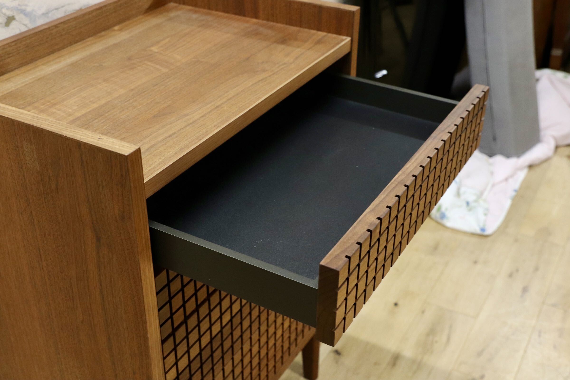 GMJH324○LEGNATEC / レグナテック CLASSE Grand グラン 65ドロワー ウォールナット チェスト キャビネット 国産家具 定価約18.15万 展示品