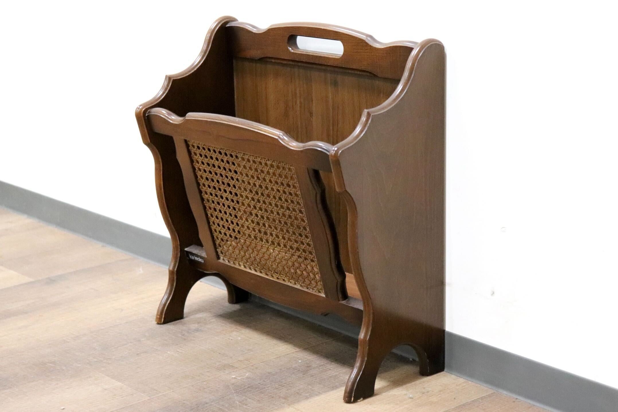 GMHK26○karimoku / カリモク コロニアル マガジンラック スリッパラック 雑誌入れ 収納 木製 ラタン