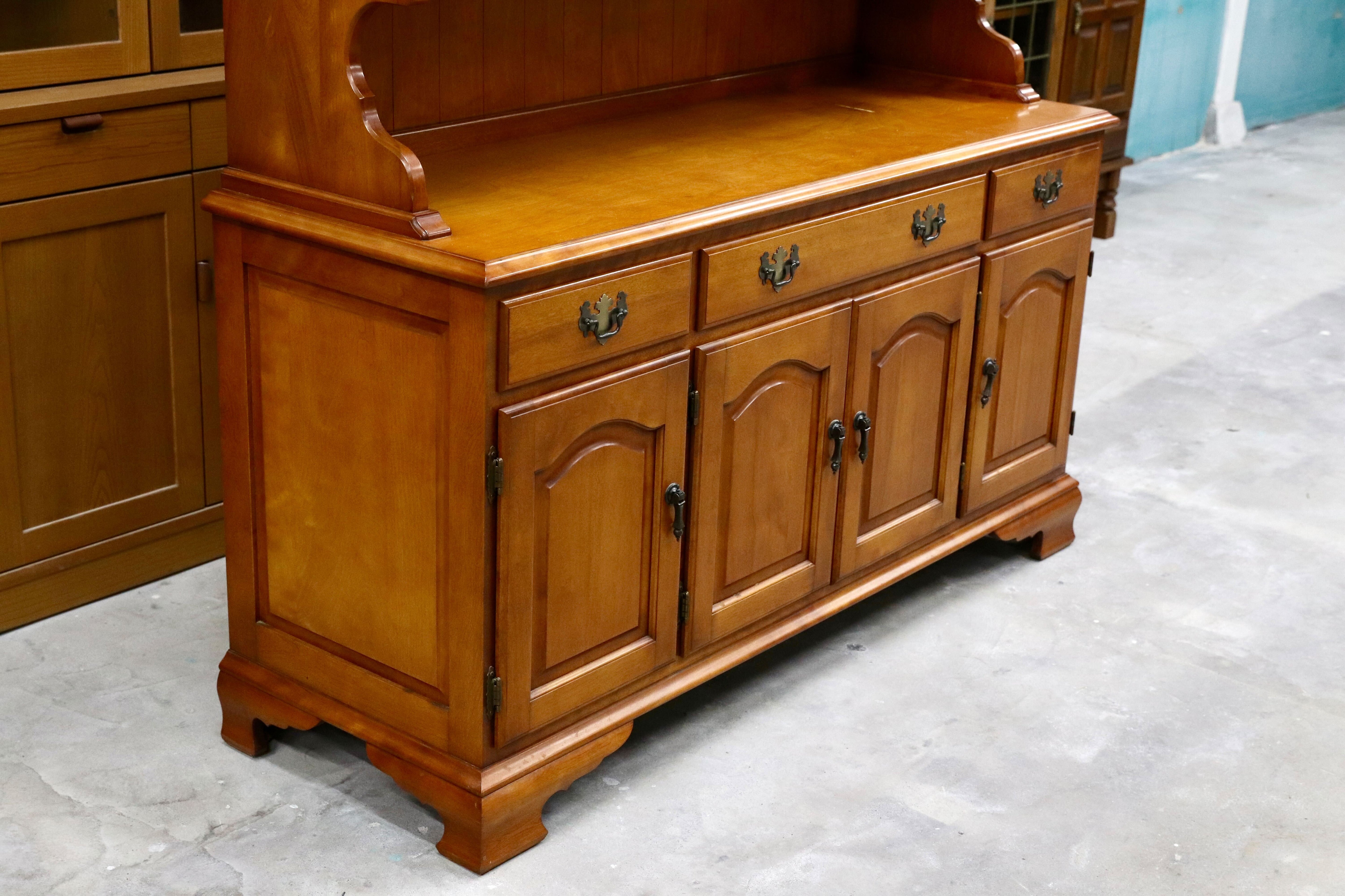 GMIK22○横浜ダニエル / Daniel 食器棚 飾り棚 キャビネット カップボード 樺桜 アーリーアメリカン クラシック 最高級 定価約140万