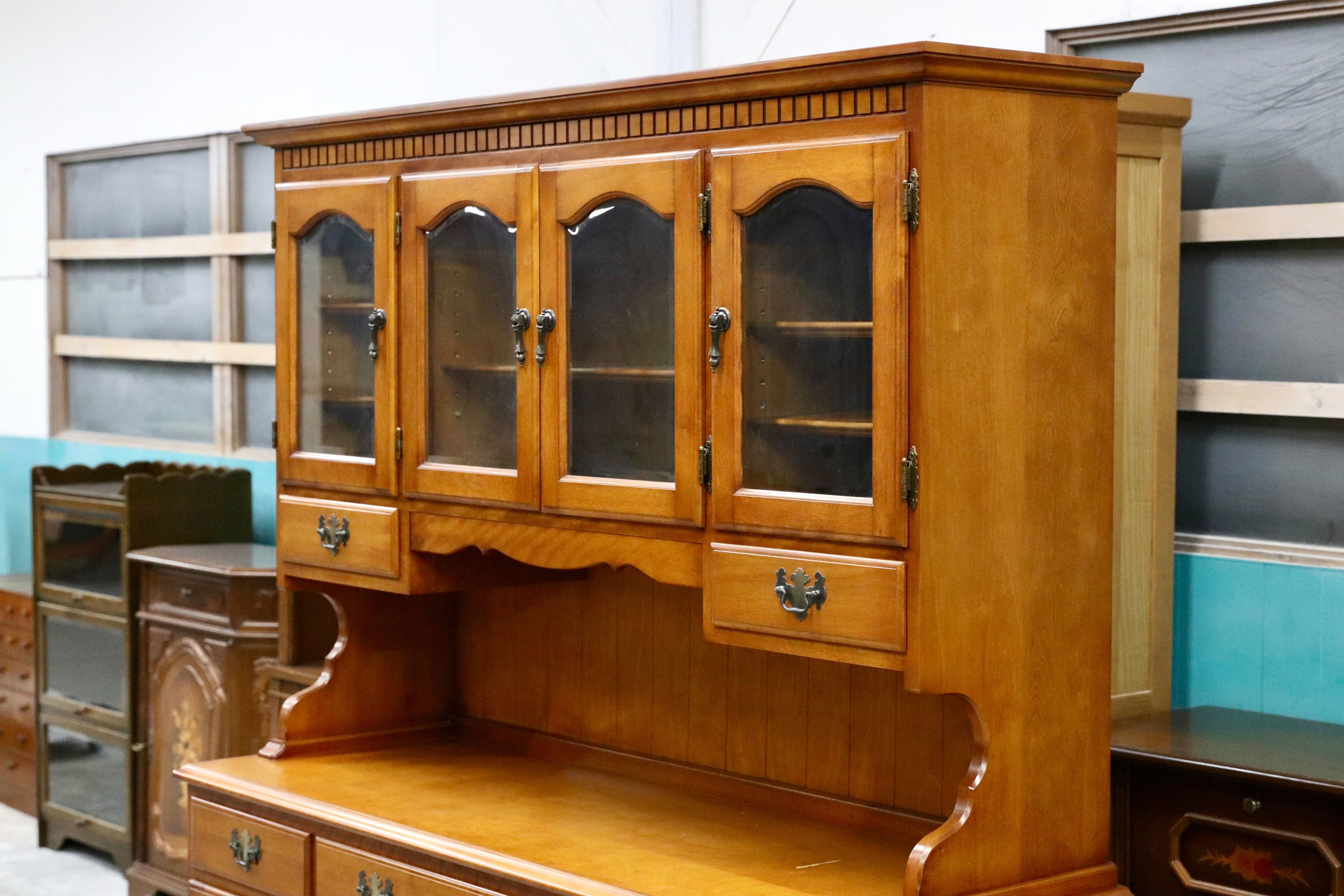 GMIK22○横浜ダニエル / Daniel 食器棚 飾り棚 キャビネット カップボード 樺桜 アーリーアメリカン クラシック 最高級 定価約140万