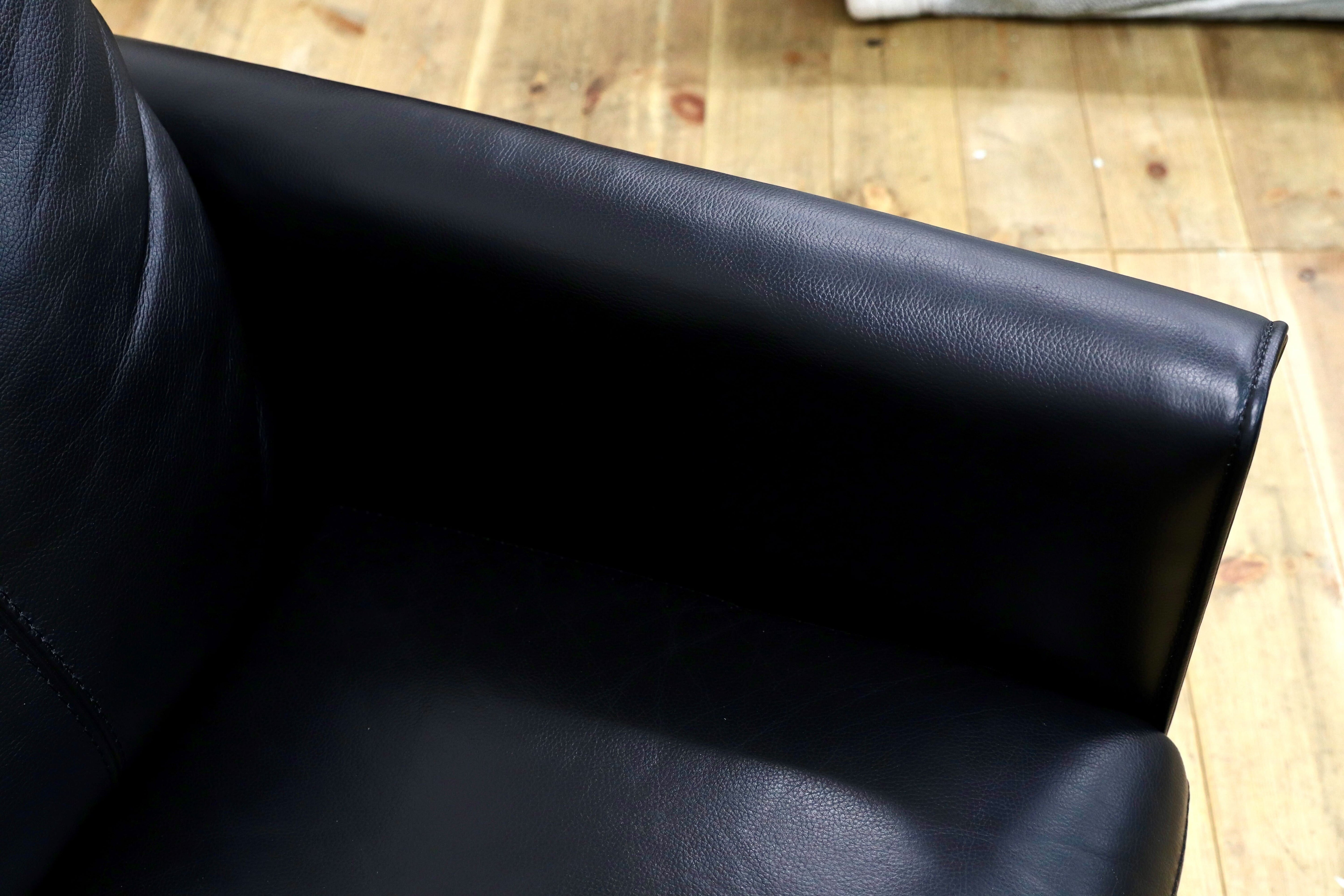 GMIK541○IDC大塚家具 アームチェア「L/S 58N(エルエス58)」革#J-023Cブラック色 1人掛けソファ シングルソファ 24年製 定価約15.2万