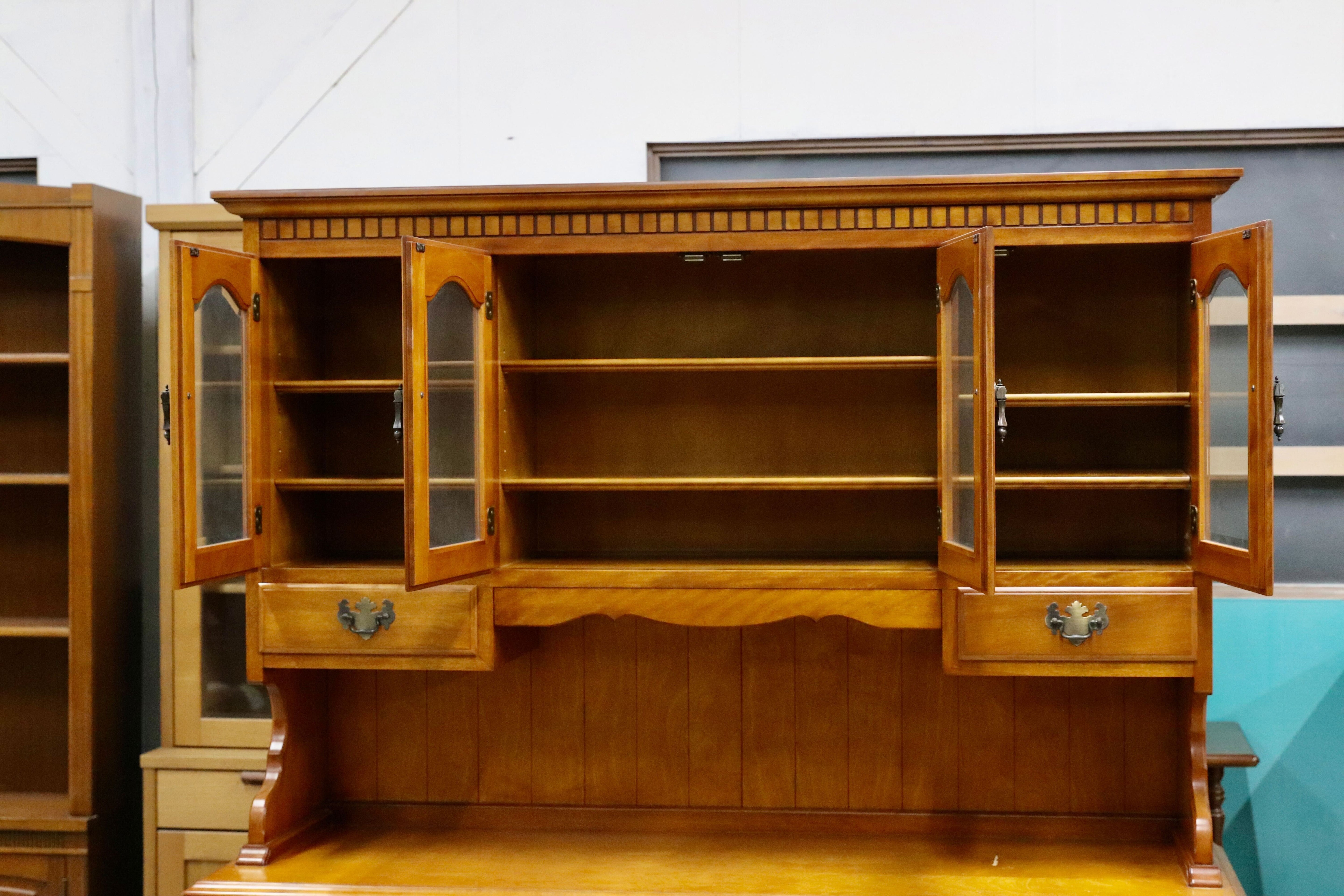 GMIK22○横浜ダニエル / Daniel 食器棚 飾り棚 キャビネット カップボード 樺桜 アーリーアメリカン クラシック 最高級 定価約140万