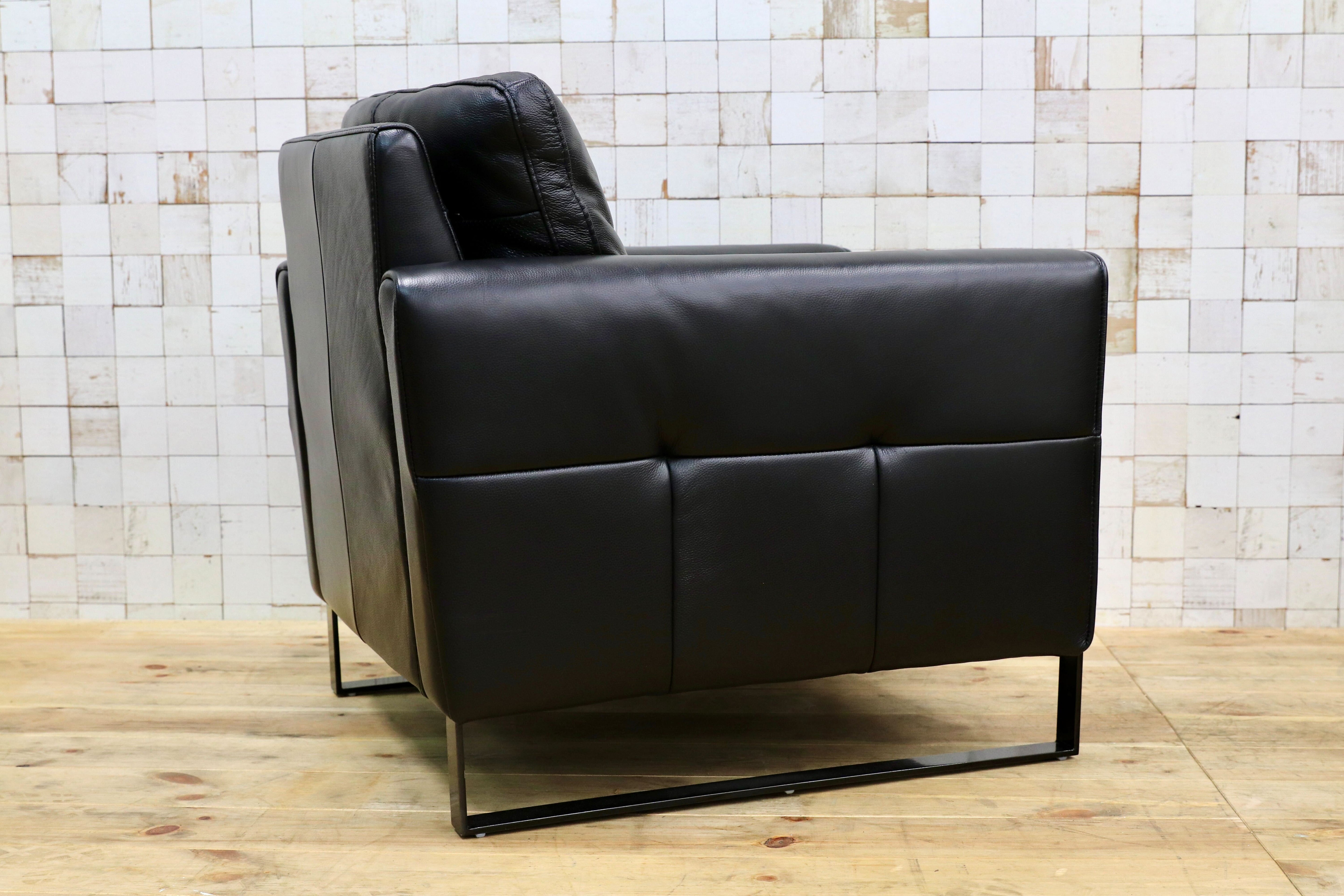 GMIK541○IDC大塚家具 アームチェア「L/S 58N(エルエス58)」革#J-023Cブラック色 1人掛けソファ シングルソファ 24年製 定価約15.2万