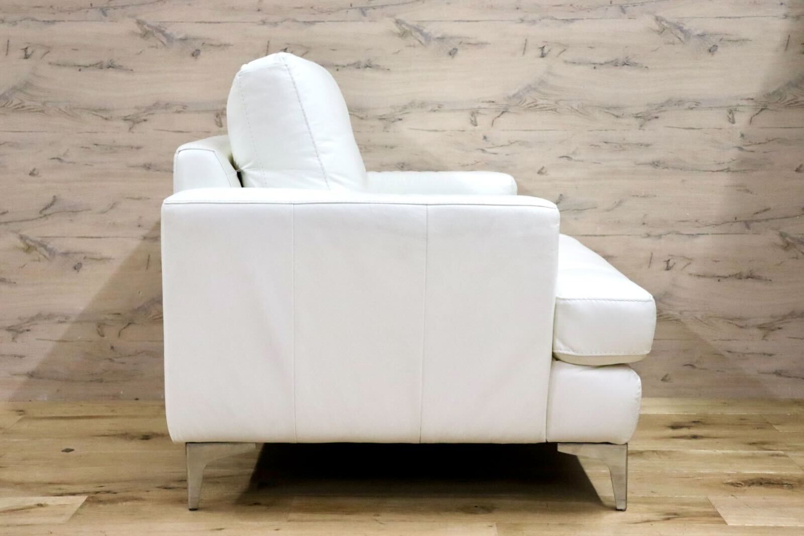 GMHK137○IDC大塚家具 1人掛けソファ シングルソファ アームチェア 本革 ホワイト ヘッドレスト スタイリッシュ モダン