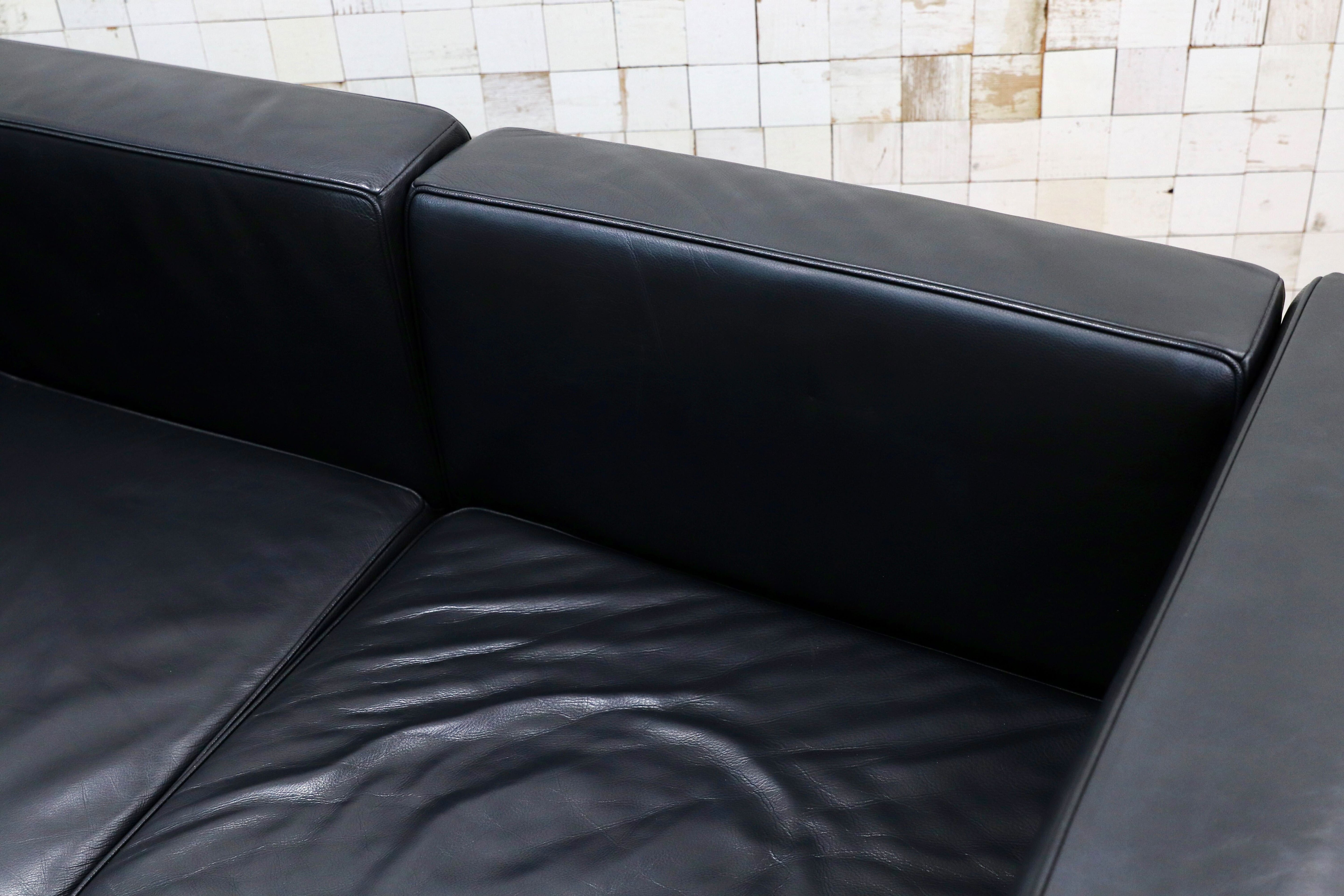 GMIK537○IDC大塚家具 LC2 グランコンフォート 2人掛けソファ ラブソファ ブラック 総本革 ル・コルビジェ リプロダクト 定価約61.5万