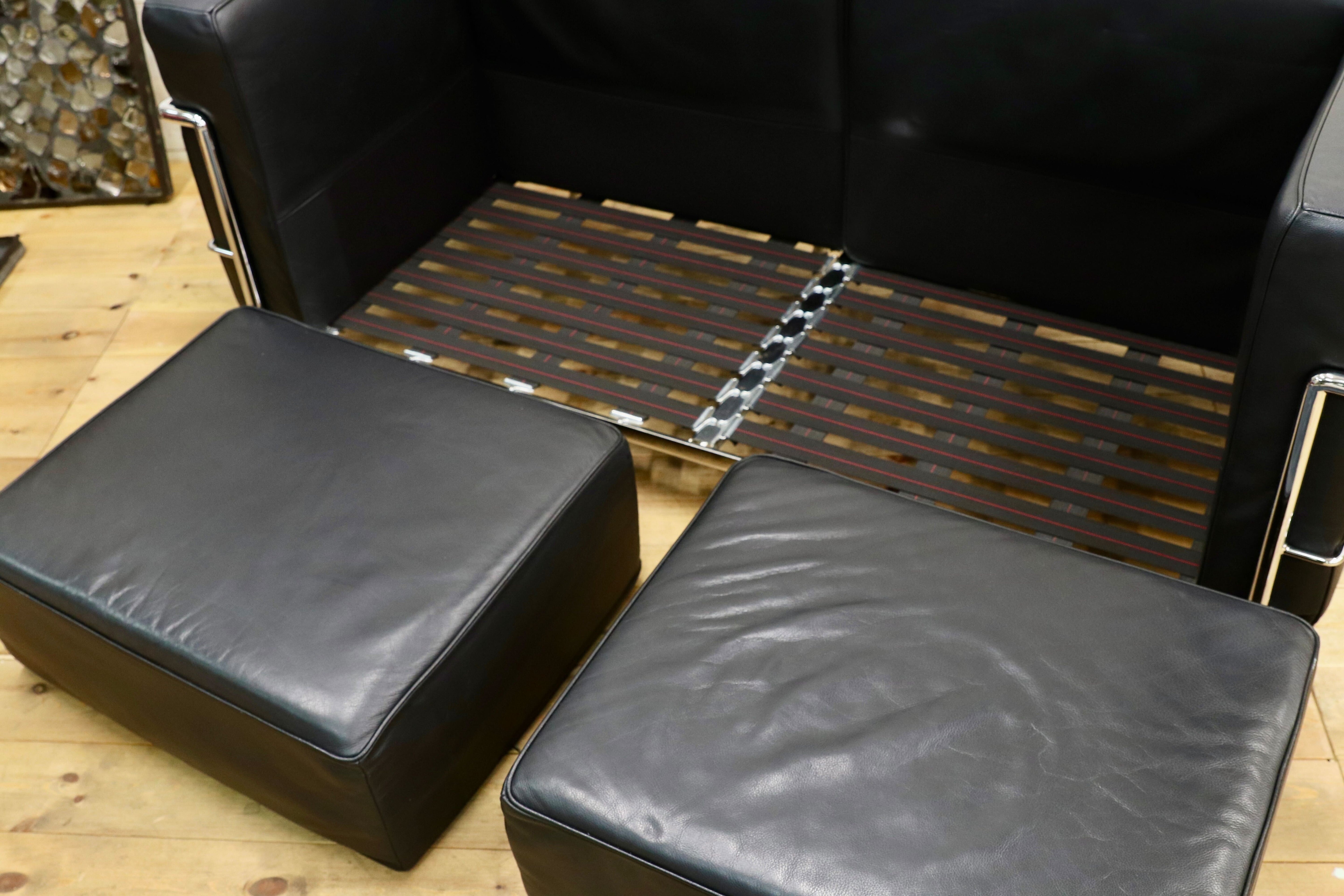 GMIK537○IDC大塚家具 LC2 グランコンフォート 2人掛けソファ ラブソファ ブラック 総本革 ル・コルビジェ リプロダクト 定価約61.5万