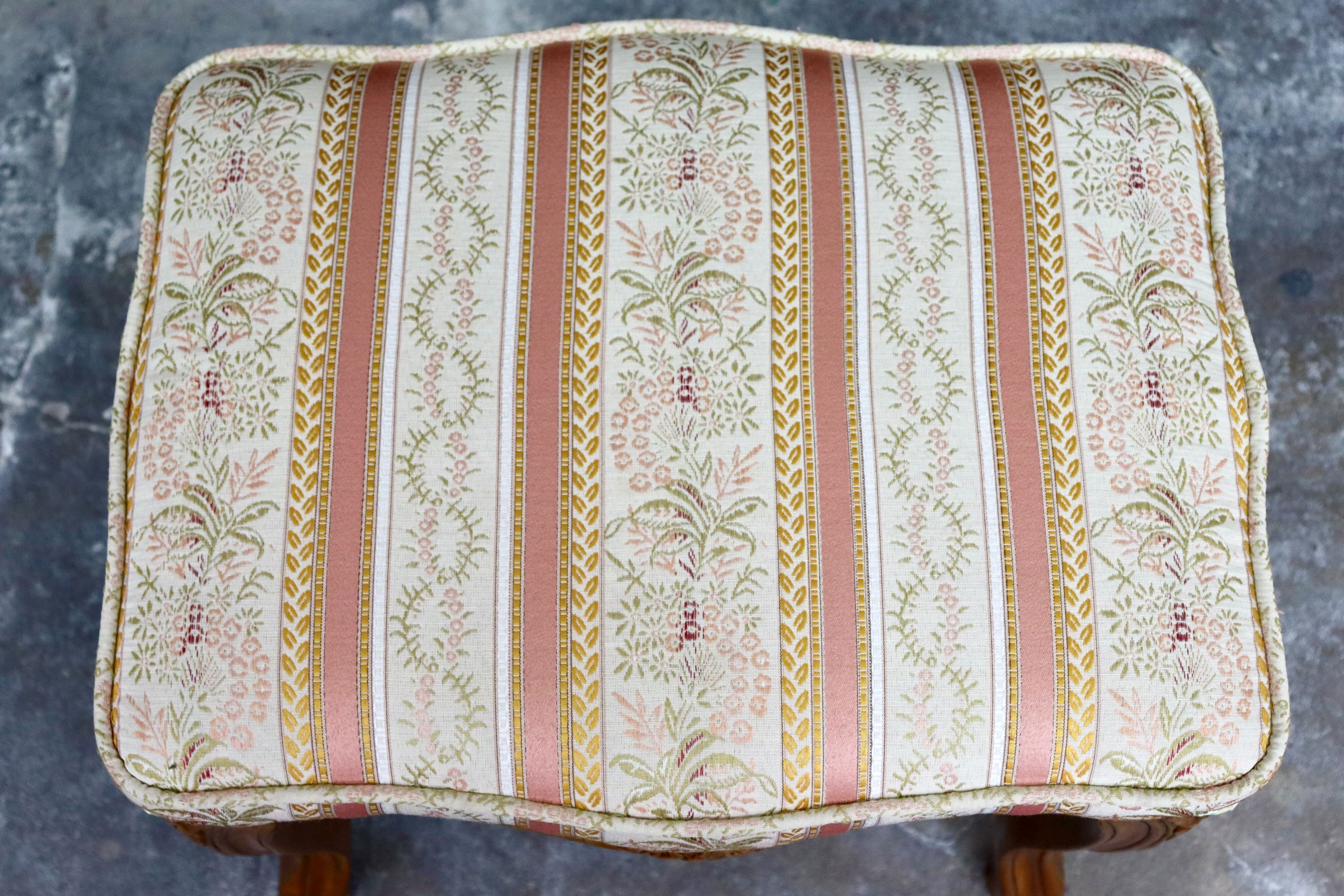 GMIK483○イタリア製 スツール チェア 椅子 猫脚 腰掛け ピンク ストライプ ヨーロピアン 彫刻 アンティーク クラシック