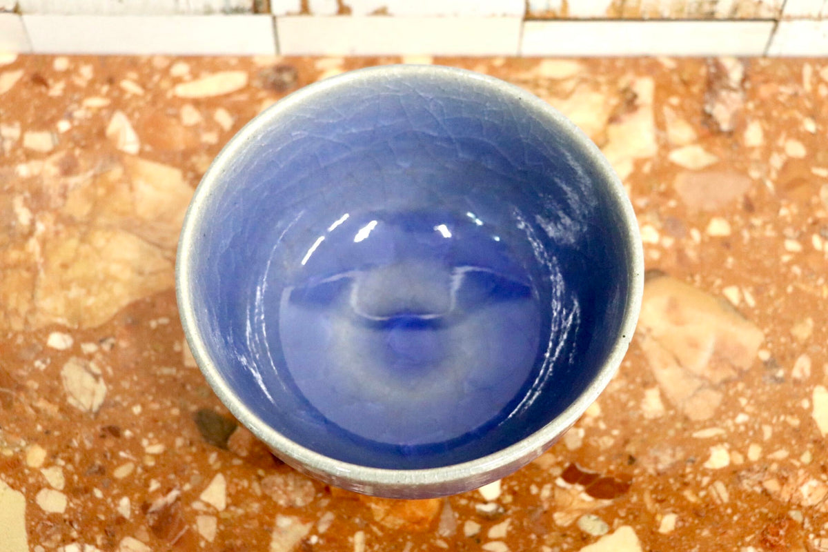 GMJK371BE〇高浜喆山 / 喆山窯 茶碗 紫釉 貫入 茶道具 抹茶碗 陶器 在銘