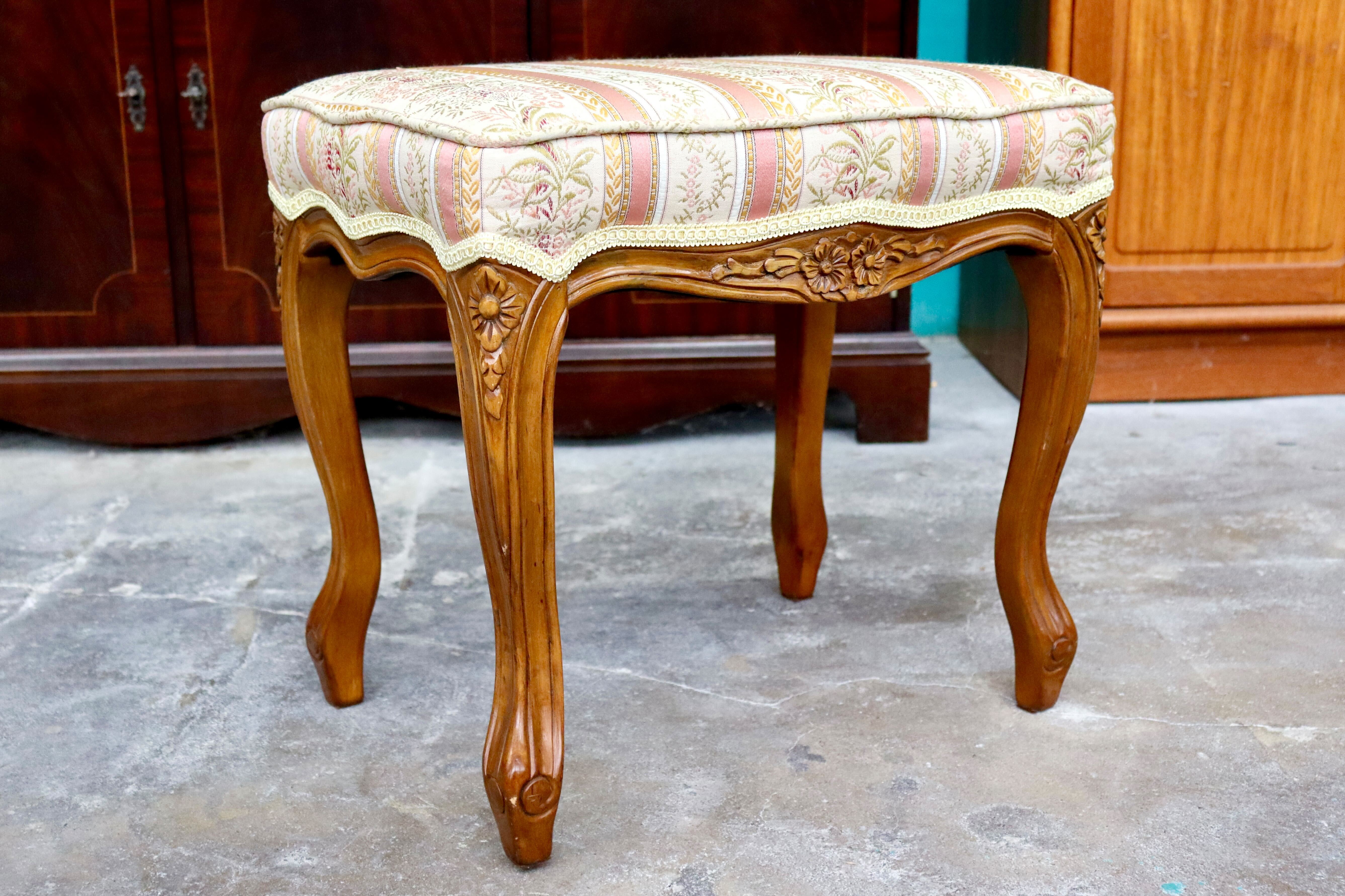 GMIK483○イタリア製 スツール チェア 椅子 猫脚 腰掛け ピンク ストライプ ヨーロピアン 彫刻 アンティーク クラシック