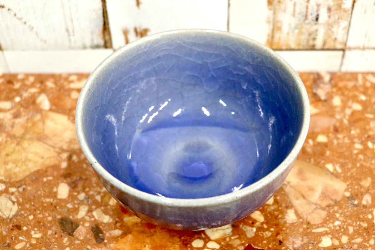 GMJK371BE〇高浜喆山 / 喆山窯 茶碗 紫釉 貫入 茶道具 抹茶碗 陶器 在銘