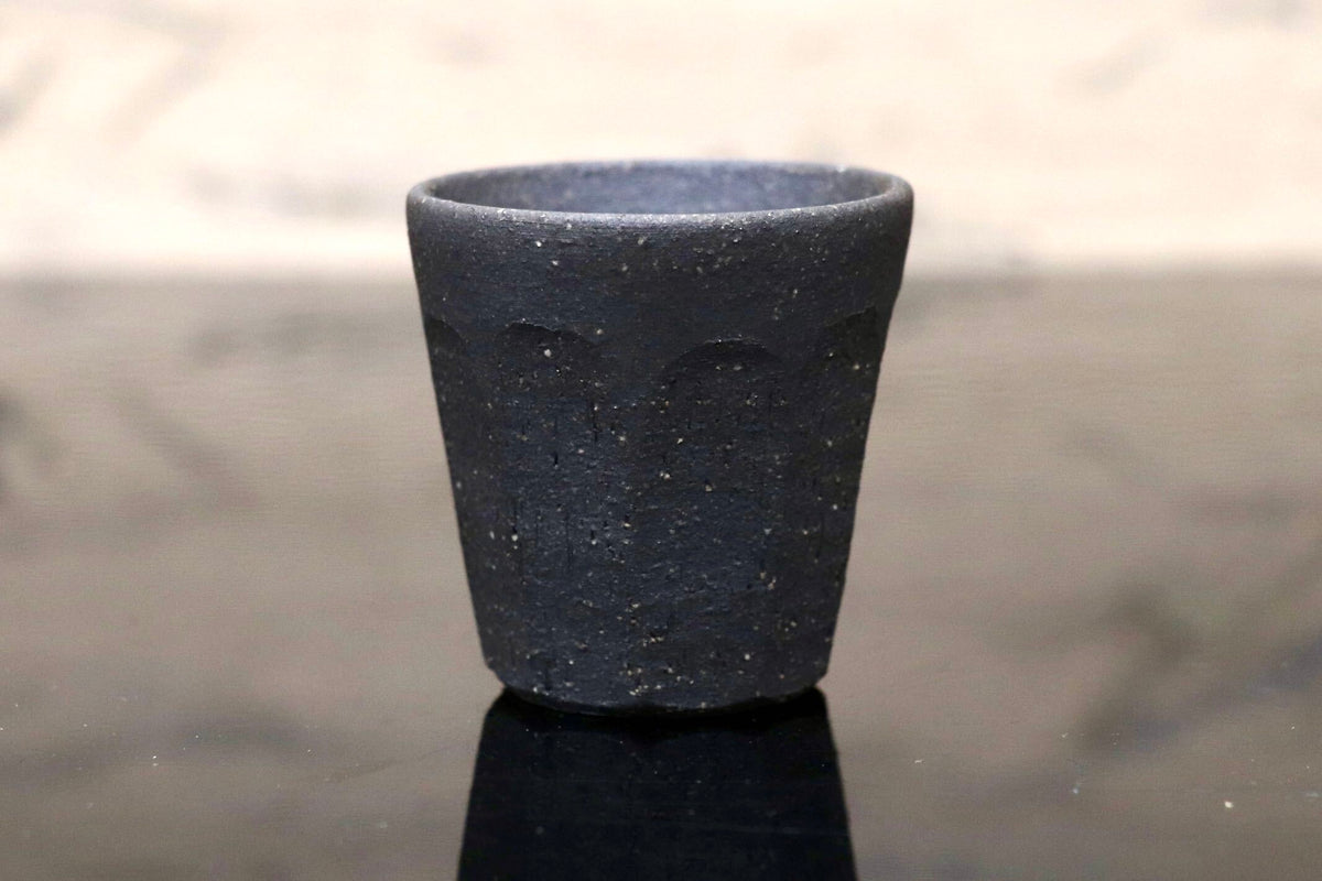 GMJK374AN◯ぐい呑 酒器 盃 大猪口 酒杯 冷酒杯 一口盃 呑口 陶杯 フリーカップ ミニ湯呑 和食器 陶器 在銘 作家物 和モダン