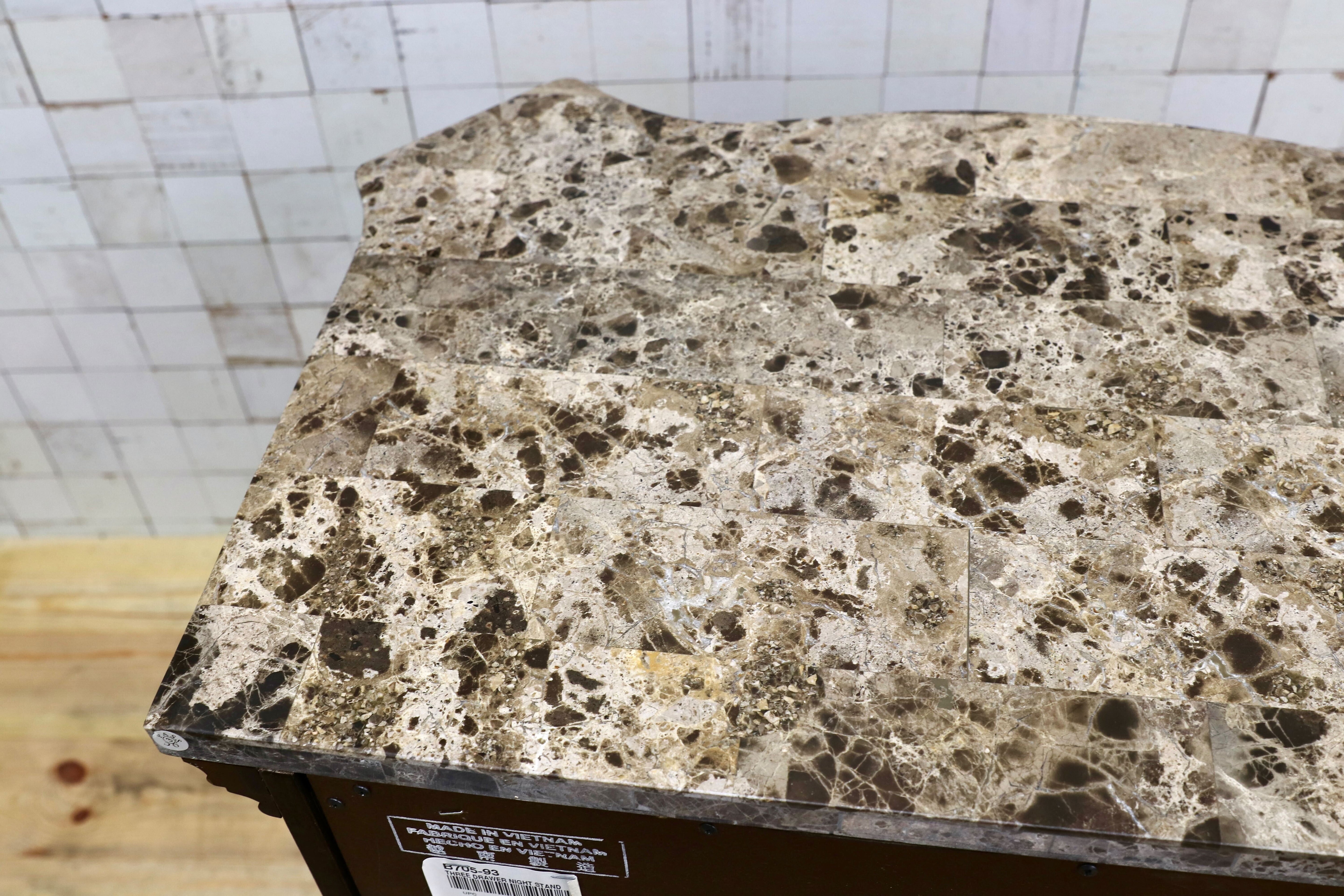 GMIK540○Ledelle Three Drawer Night Stand - Ashley Furniture アシュレイ チェスト サイドチェスト ベッドサイド クラシック