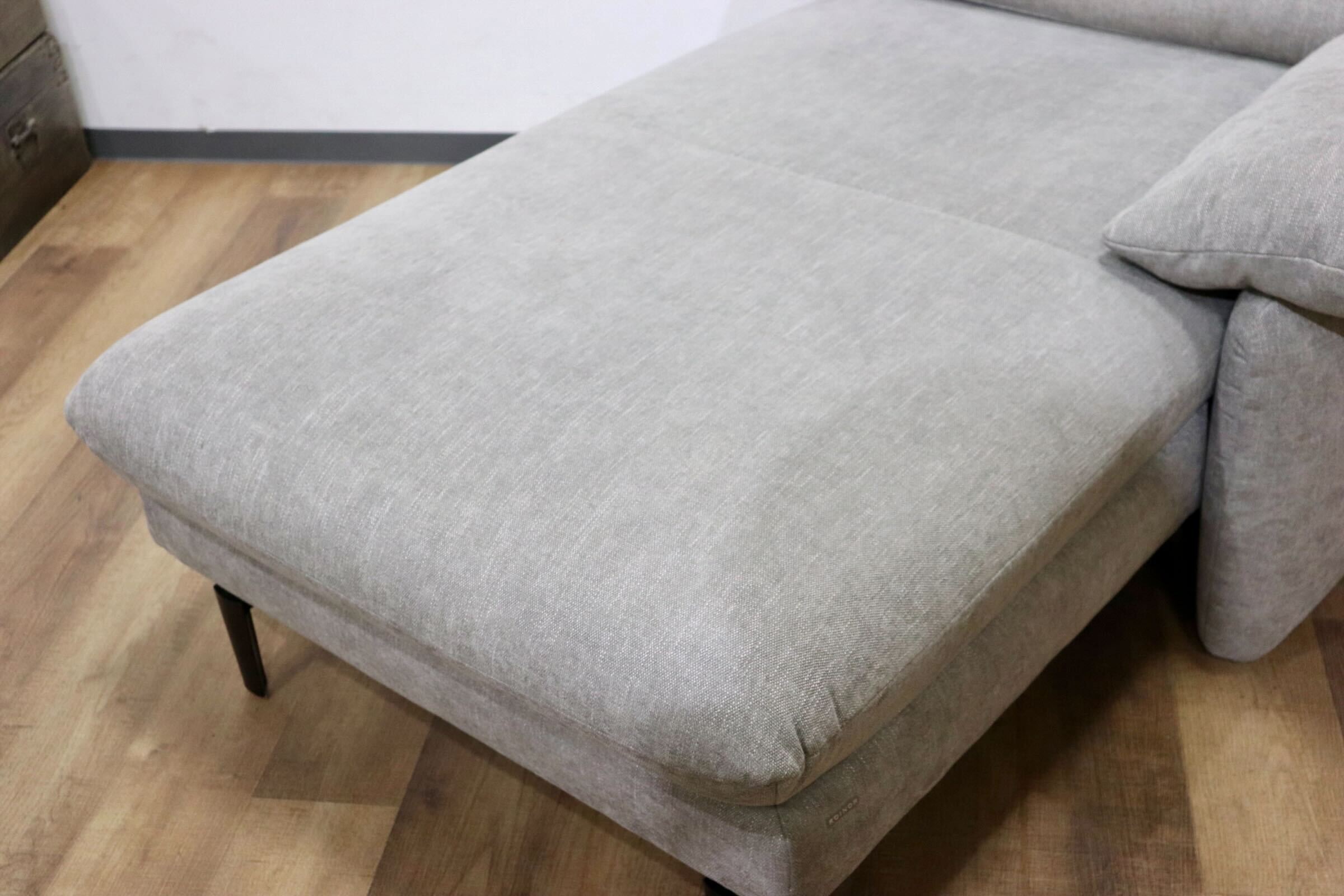 GMHN271○KOINOR / コイノール カウチソファ 左アーム シェーズロング 1人掛けソファ 長椅子 ファブリック グレー ドイツ製 最高級 展示品