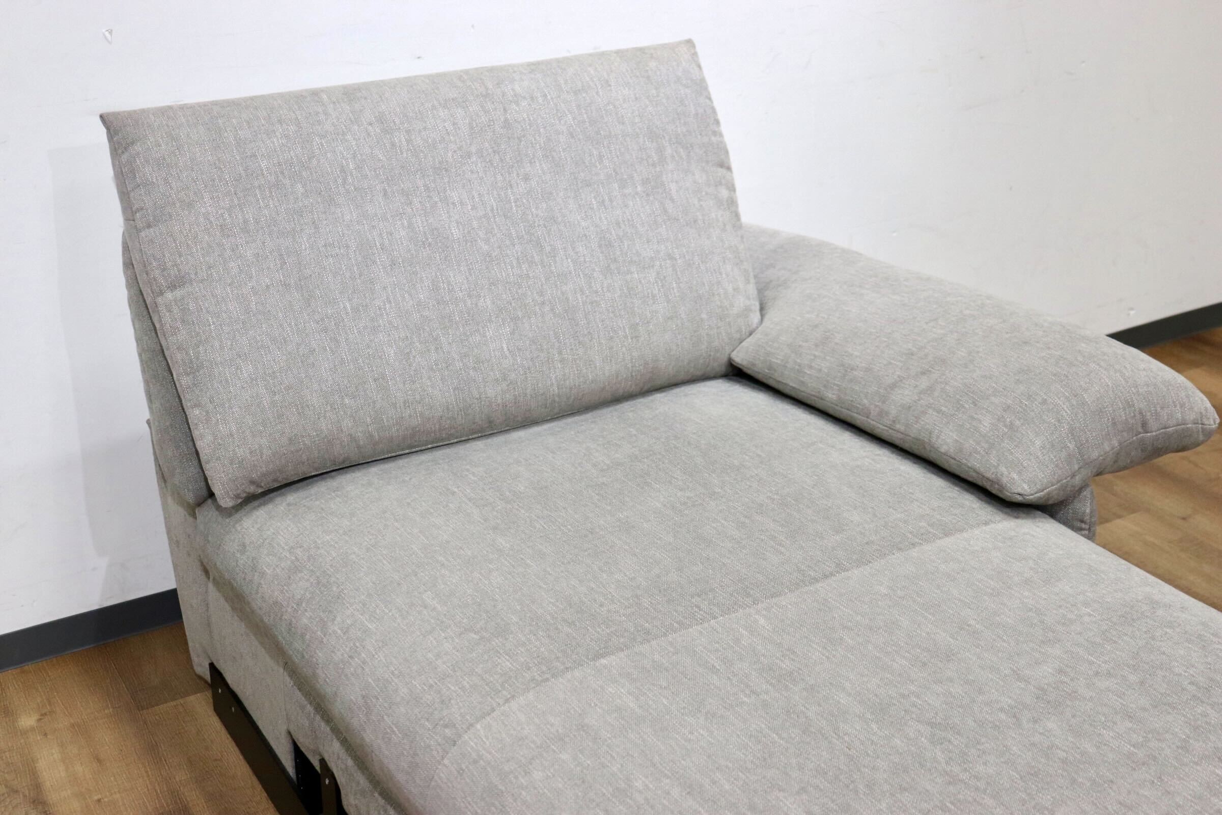 GMHN271○KOINOR / コイノール カウチソファ 左アーム シェーズロング 1人掛けソファ 長椅子 ファブリック グレー ドイツ製 最高級 展示品