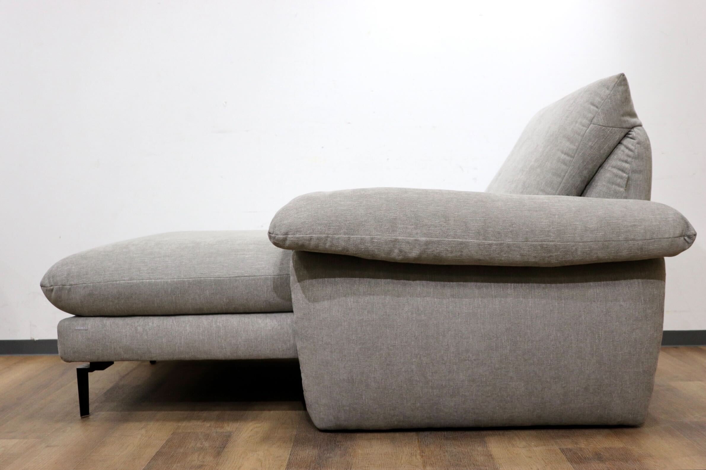 GMHN271○KOINOR / コイノール カウチソファ 左アーム シェーズロング 1人掛けソファ 長椅子 ファブリック グレー ドイツ製 最高級 展示品