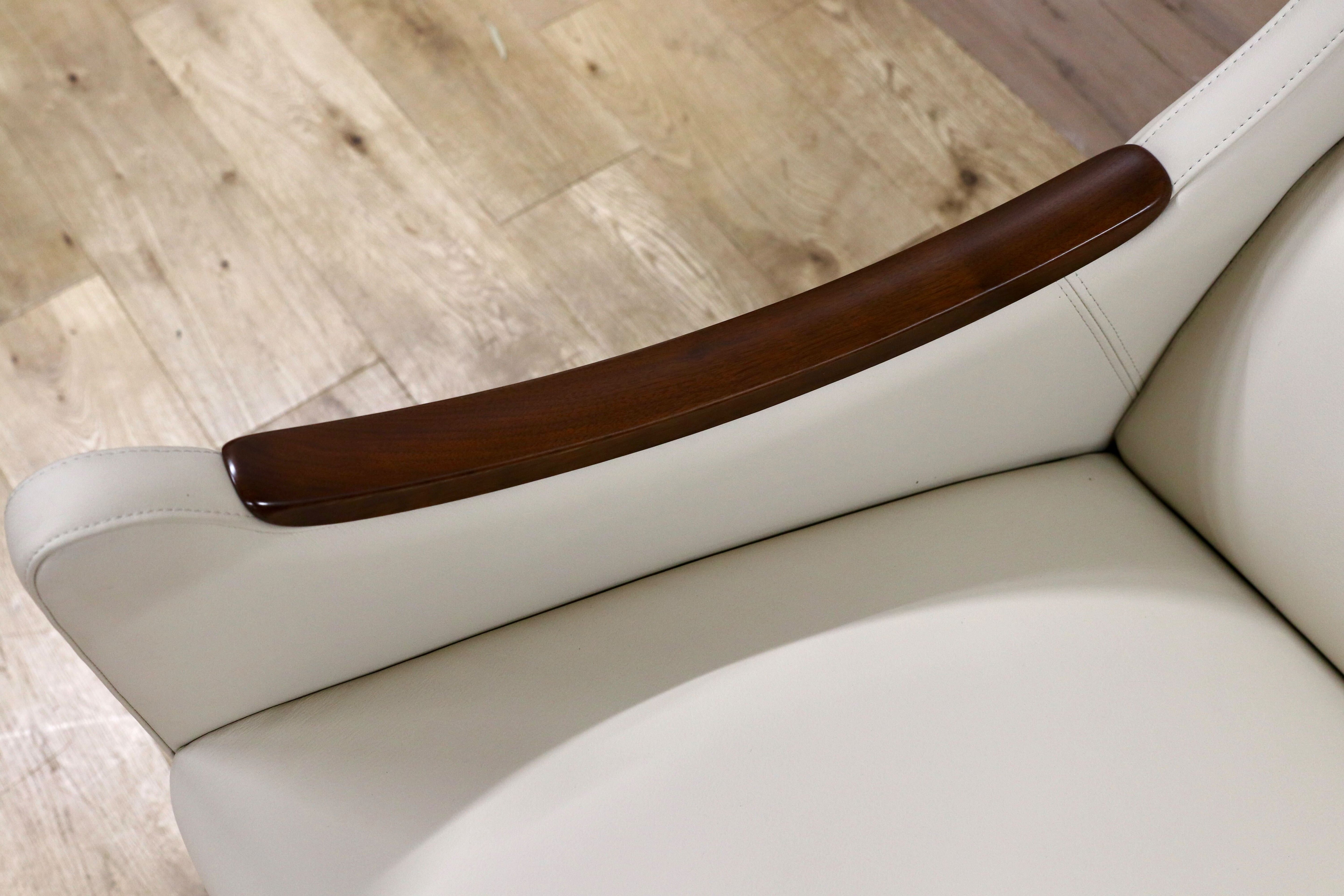 GMGF137A○モリシゲ / MORISHIGE レストキャビン アームチェア シングルソファ ラウンジチェア 白 本革 定価34.5万 ショールーム展示品