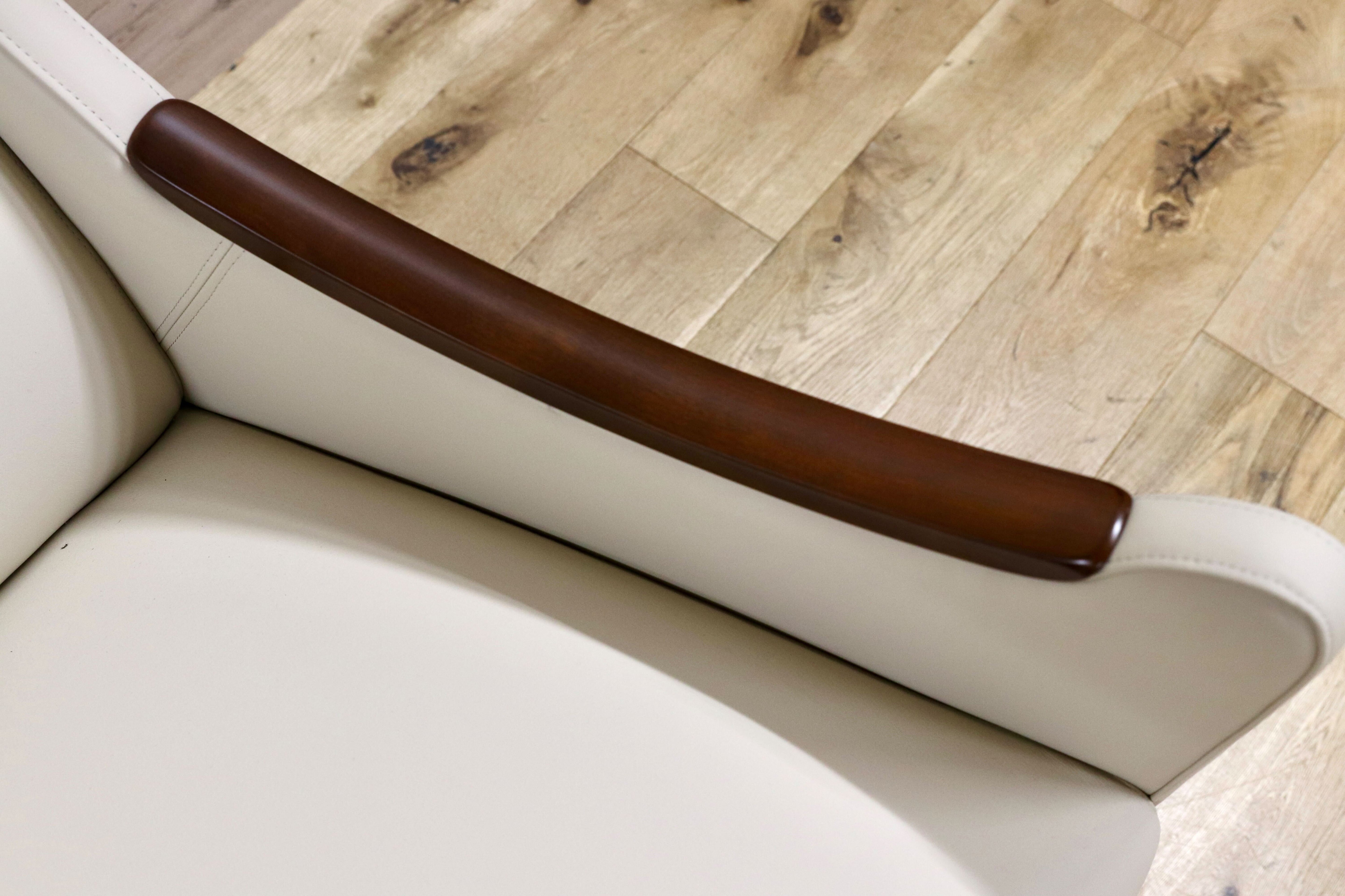 GMGF137A○モリシゲ / MORISHIGE レストキャビン アームチェア シングルソファ ラウンジチェア 白 本革 定価34.5万 ショールーム展示品