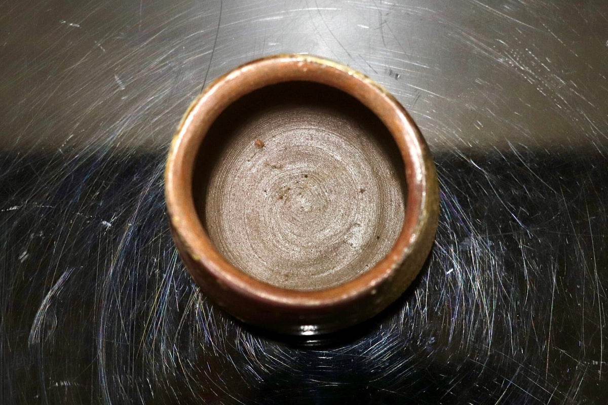 GMJK374AW◯備前焼 ぐい呑 酒器 盃 猪口 酒杯 一口盃 呑口 焼き締め 窯変 陶杯 和食器 陶器 在銘 伝統工芸 和モダン