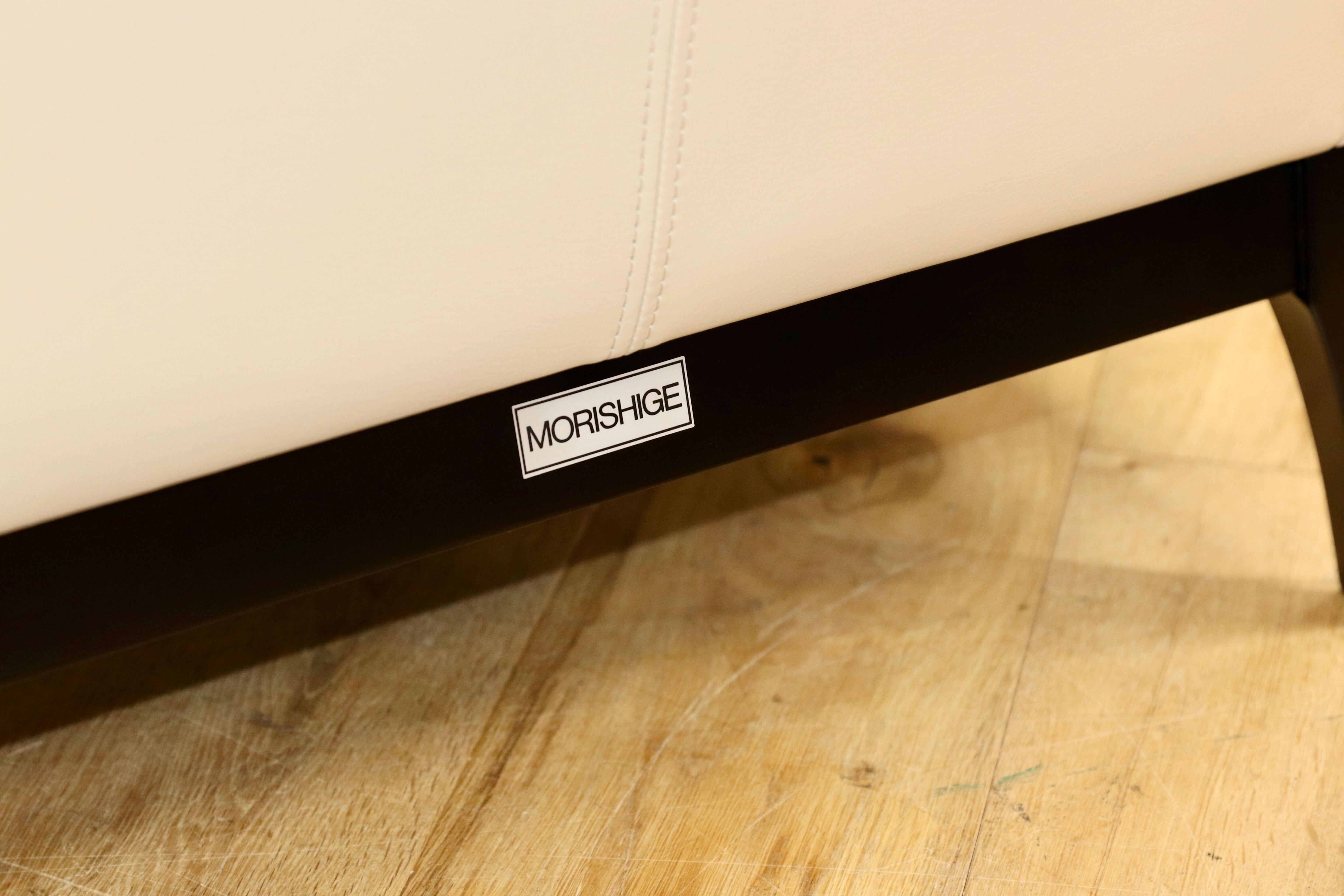 GMGF137A○モリシゲ / MORISHIGE レストキャビン アームチェア シングルソファ ラウンジチェア 白 本革 定価34.5万 ショールーム展示品