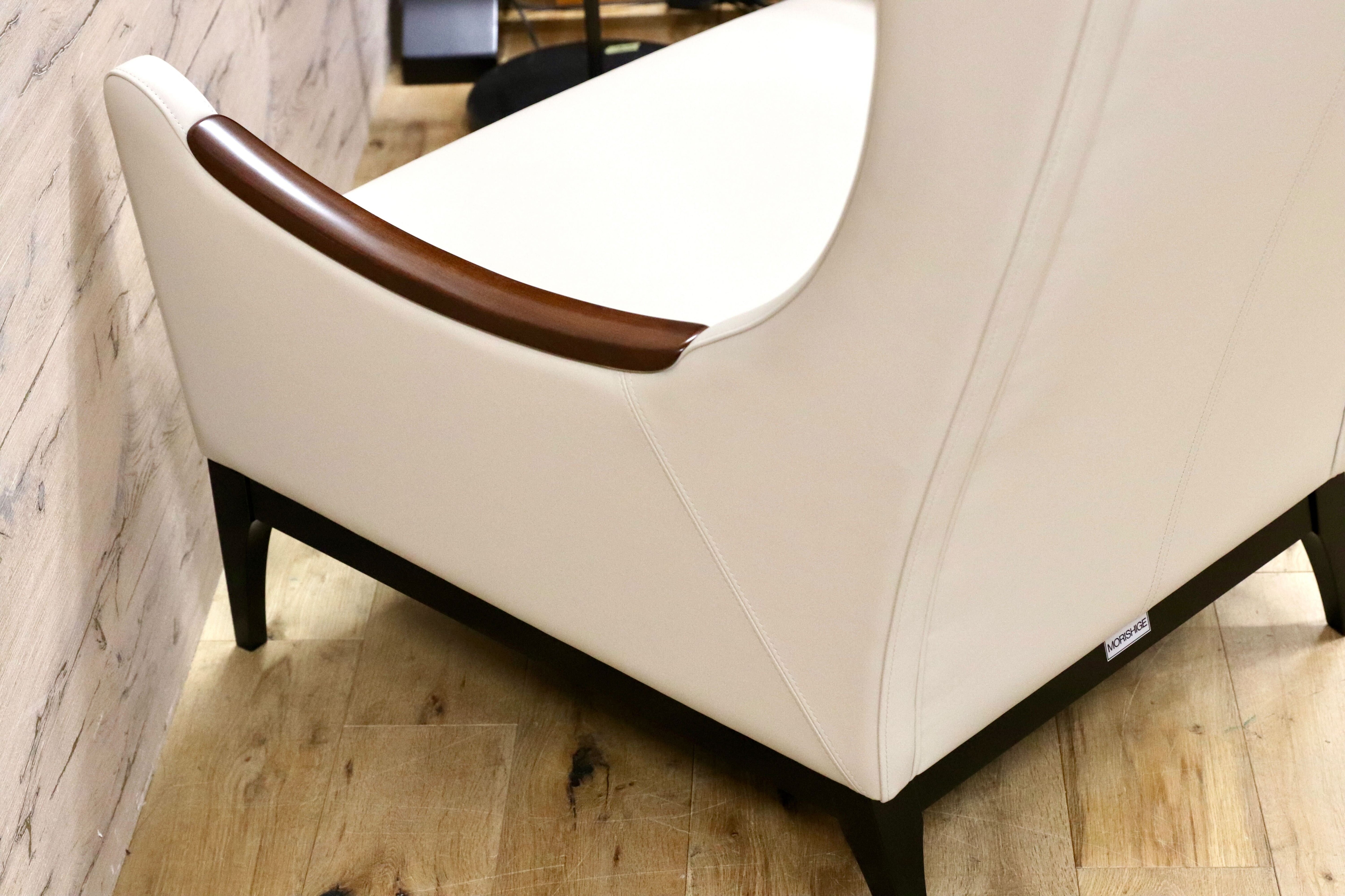 GMGF137A○モリシゲ / MORISHIGE レストキャビン アームチェア シングルソファ ラウンジチェア 白 本革 定価34.5万 ショールーム展示品