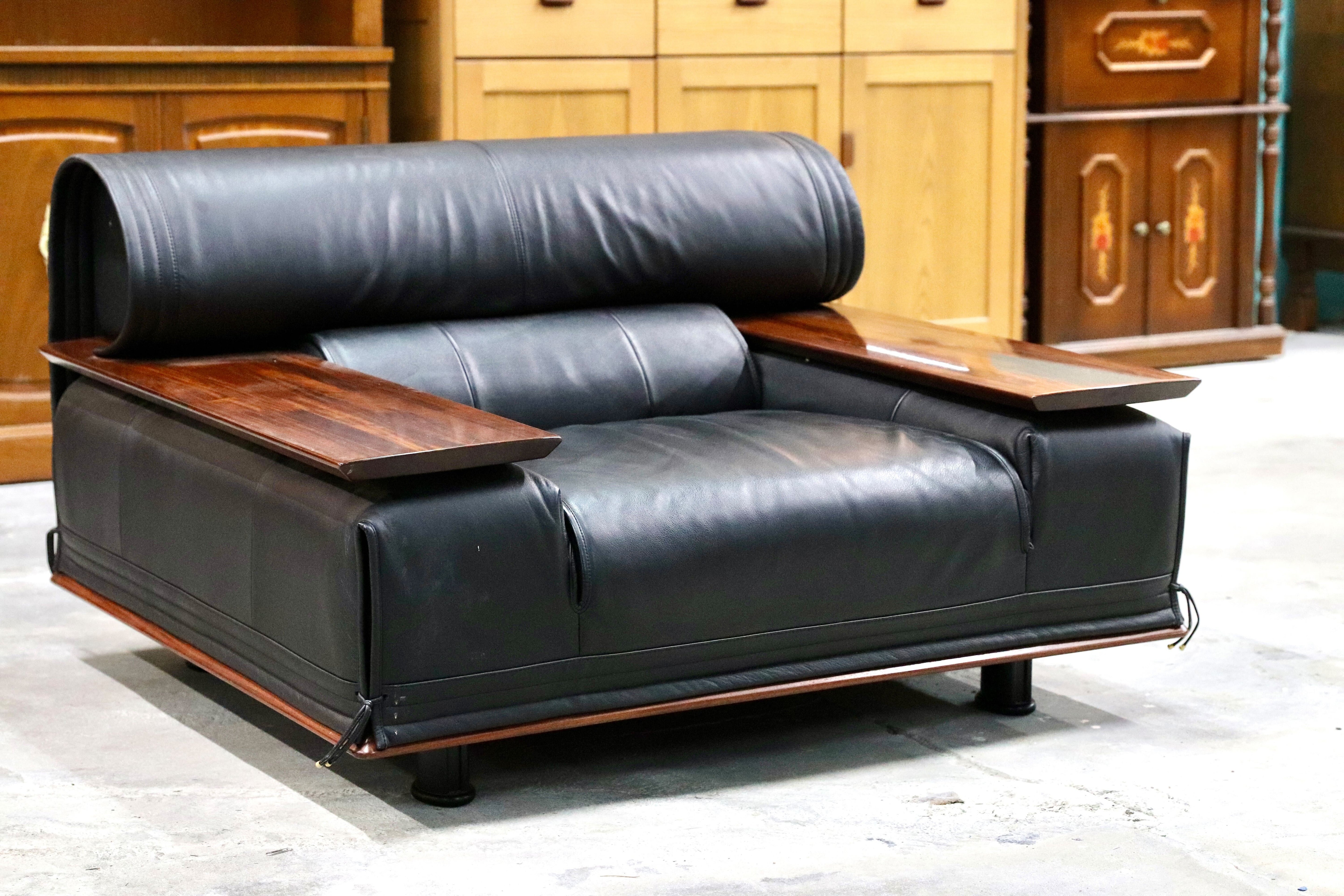 GMIS49A○karimoku / カリモク vivente ビベンテ 1人掛けソファ シングルソファ 本革 ブラック 花梨材 最高級 応接 定価約40万