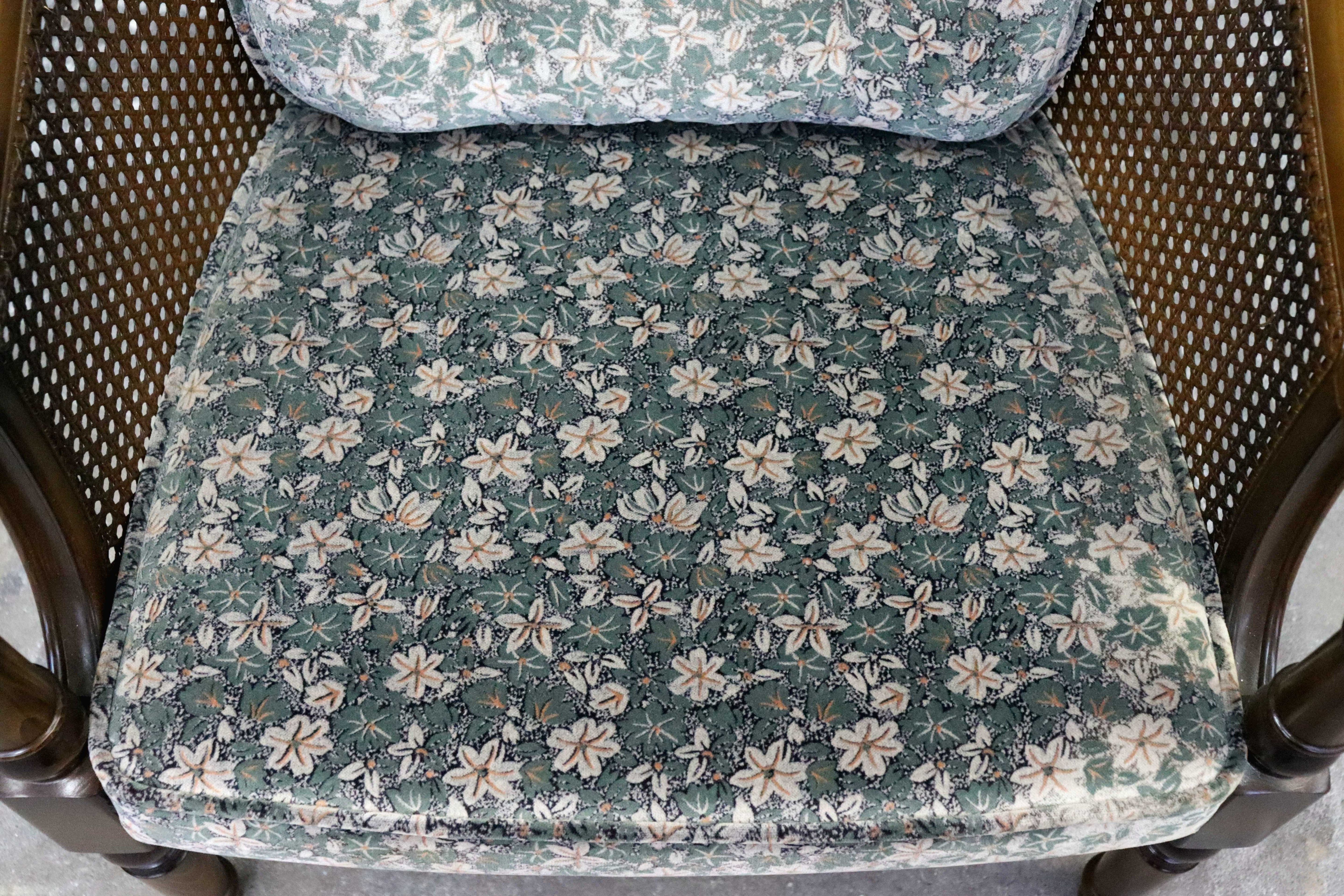 GMIS279B○karimoku / カリモク コロニアル アームチェア 椅子 ラウンジチェア シングルソファ ラタン 国産家具 レトロ ヴィンテージ