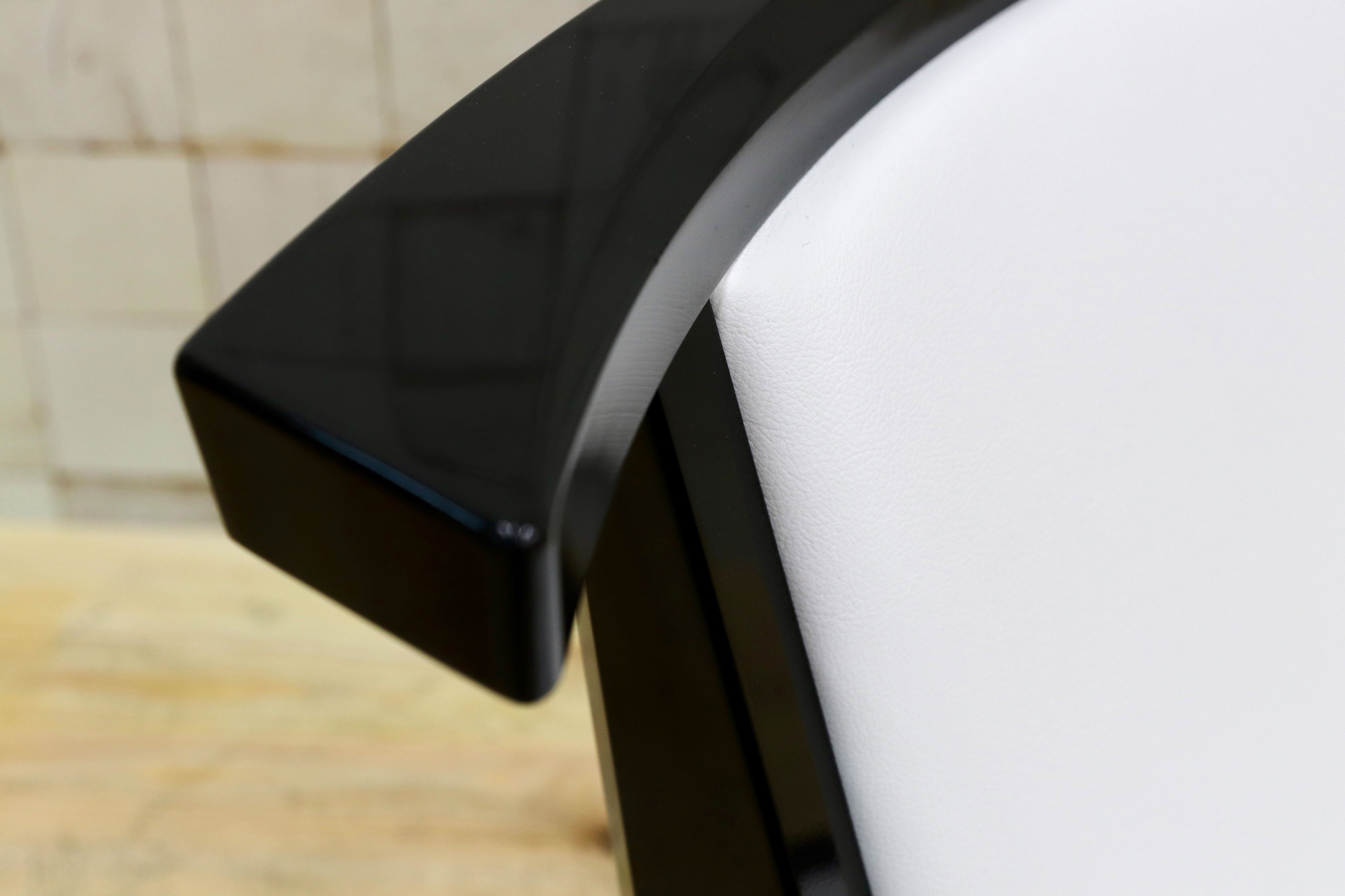 GMHO35○モリシゲ / MORISHIGE 水葉 座椅子 白 合皮 レザー 低座椅子 国産家具 最高級 IDC大塚家具 展示品