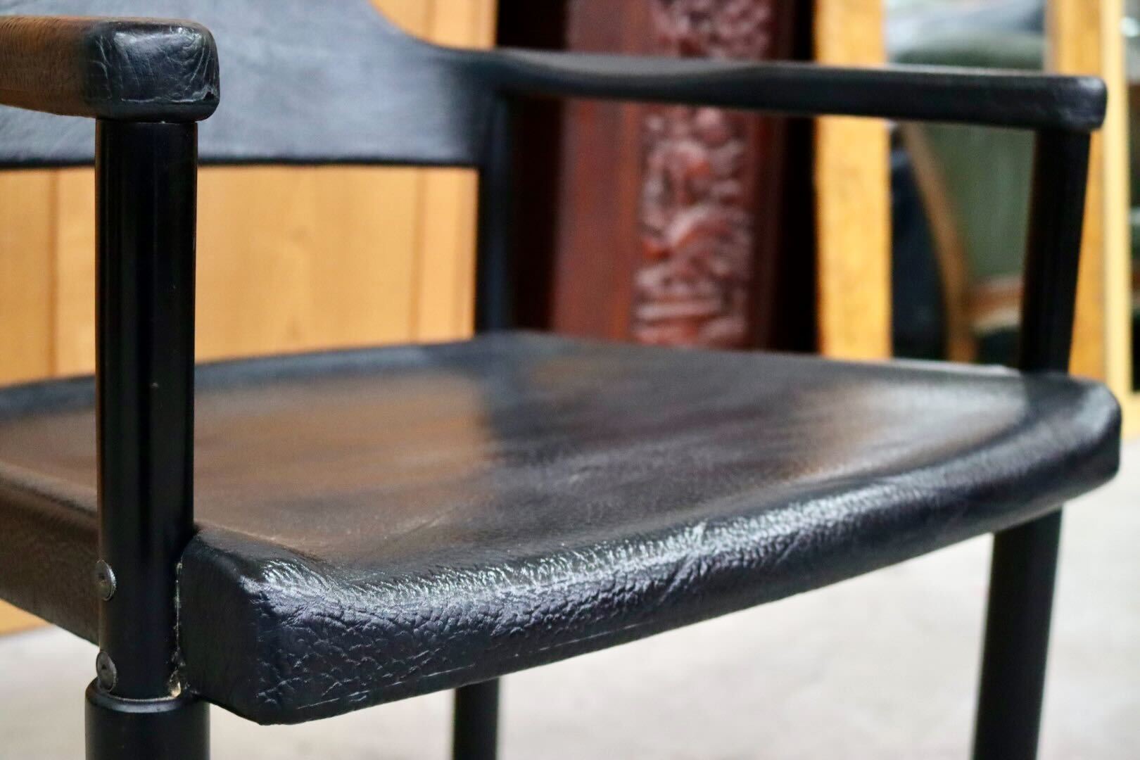 GMIS471C○レオナルド アームチェア ブラック スイス デザイナーズ家具 チェア 椅子 INTER-DECOR取扱い 検)Cassina Strassle Collection