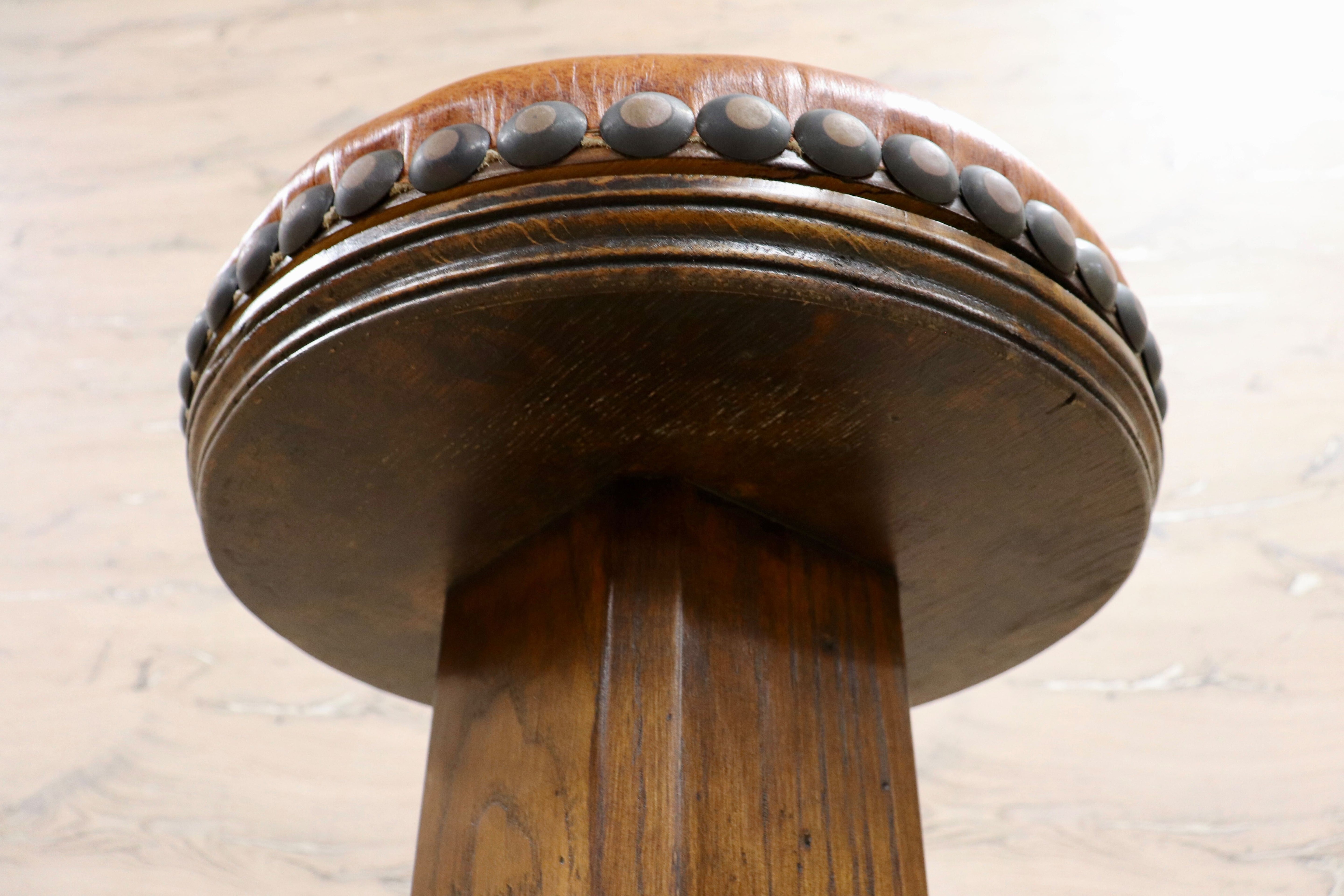 GMIK7L○スペイン製 カスティリアンスタイル バースツール ハイチェア カウンター 回転式 椅子 オーク 本革 アンティーク ヴィンテージ