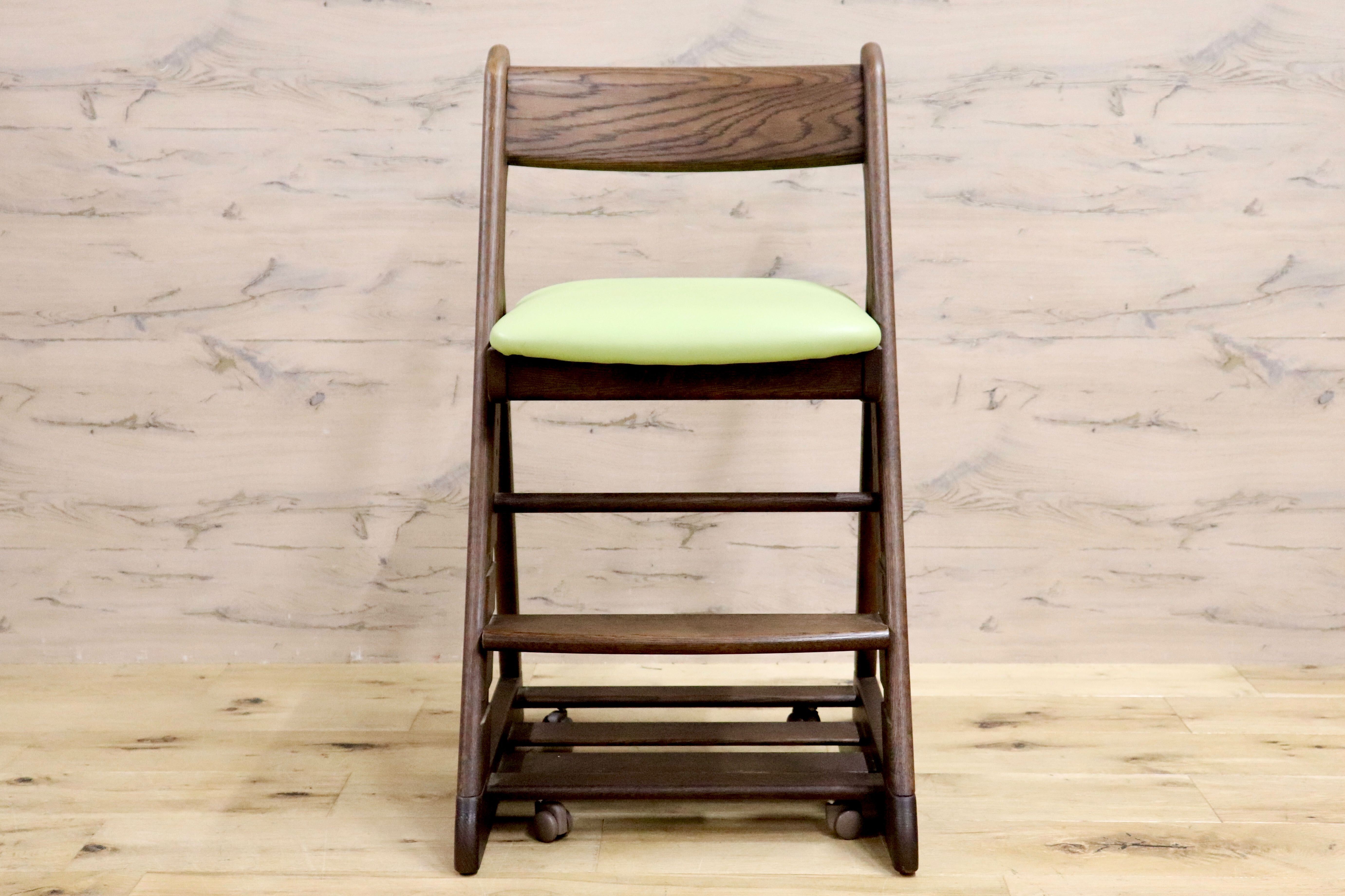 GMHK340A○karimoku / カリモク デスクチェア XT0901IK 学習椅子 キッズチェア キャスター付き 高さ調整 ライムグリーン オーク 合皮