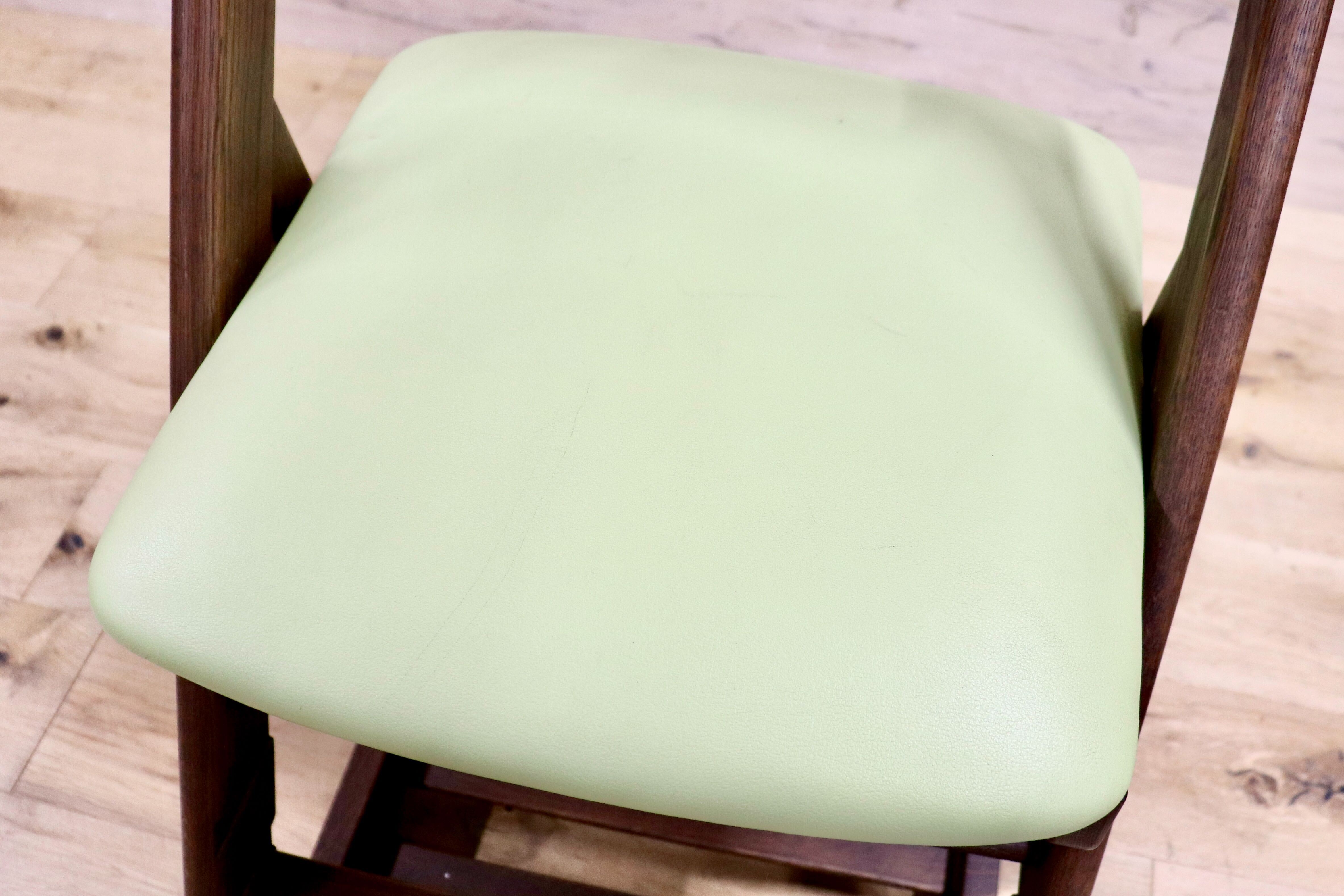 GMHK340A○karimoku / カリモク デスクチェア XT0901IK 学習椅子 キッズチェア キャスター付き 高さ調整 ライムグリーン オーク 合皮