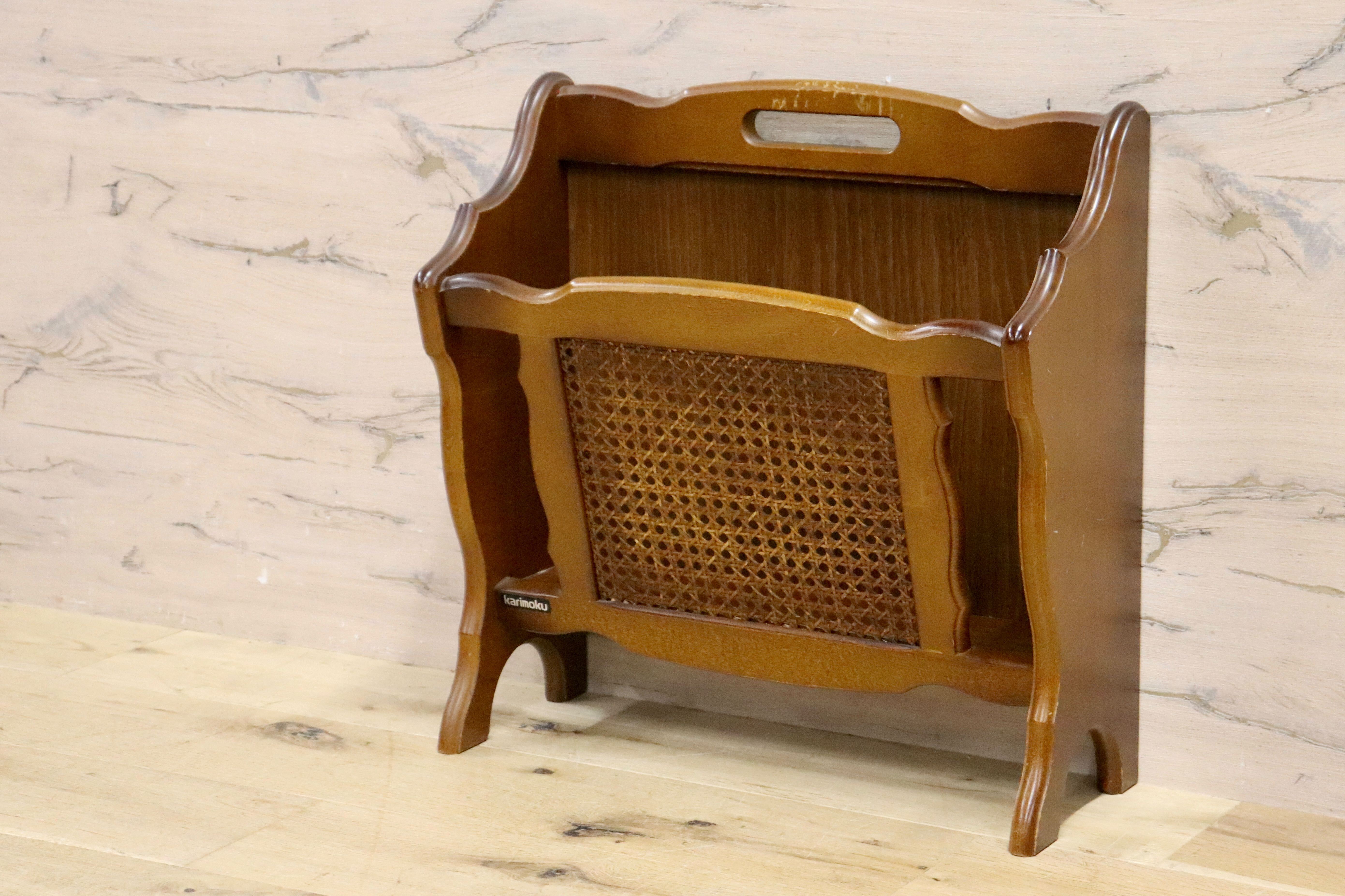GMIK40○karimoku / カリモク コロニアル マガジンラック スリッパラック 雑誌入れ 収納 木製 ラタン