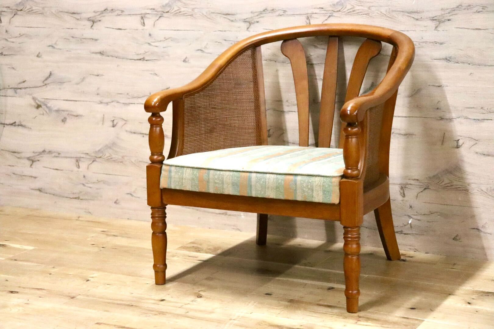 GMHH106A○karimoku / カリモク アームチェア ラウンジチェア シングルソファ ラタン ファブリック 椅子 アンティーク 国産家具