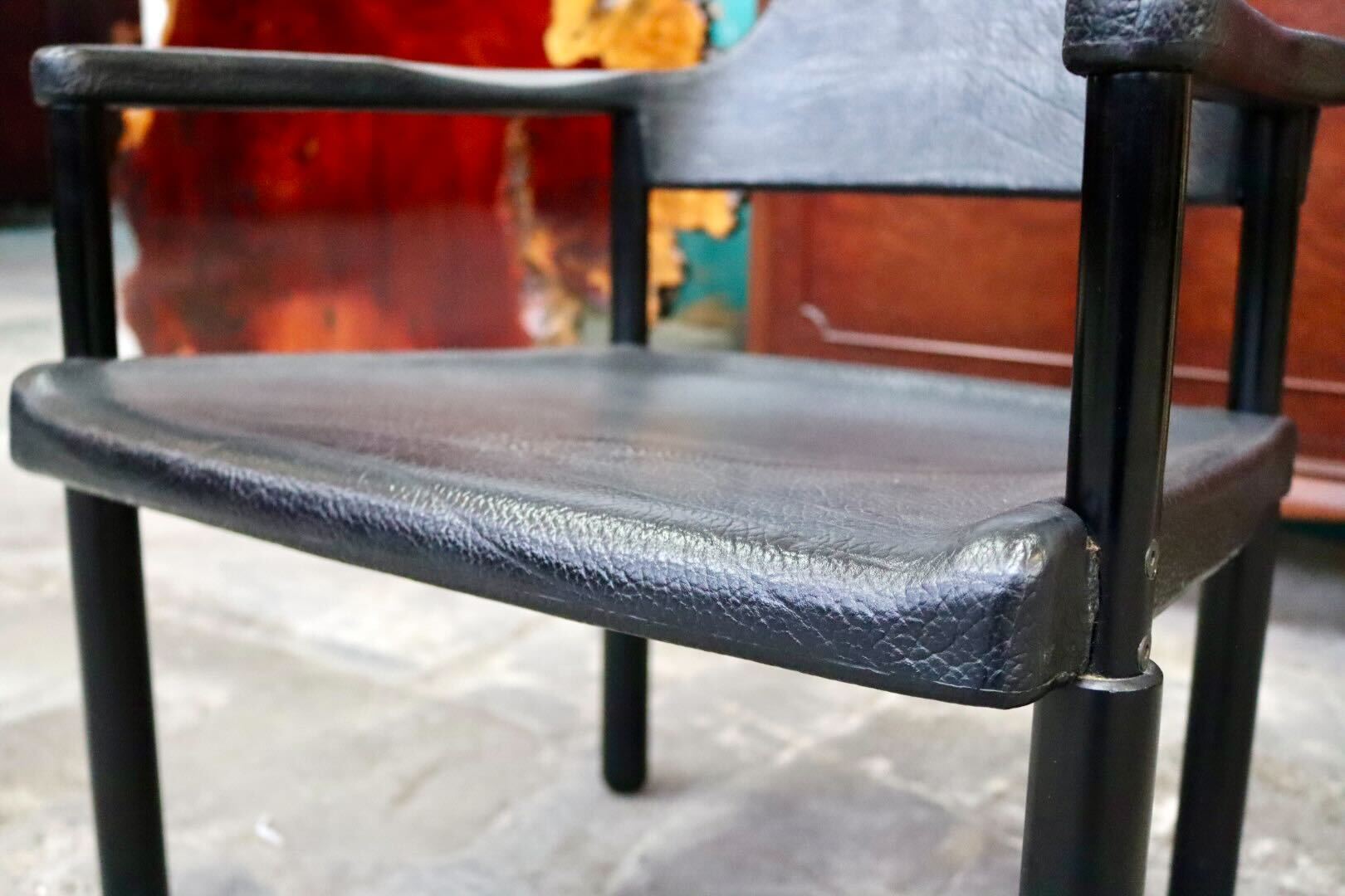 GMIS471D○レオナルド アームチェア ブラック スイス デザイナーズ家具 チェア 椅子 INTER-DECOR取扱い 検)Cassina Strassle Collection