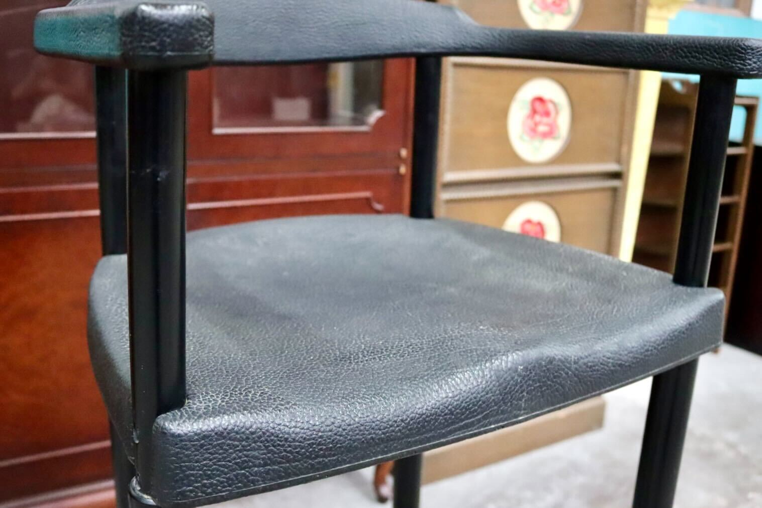 GMIS471E○レオナルド アームチェア カウンターチェア ブラック デザイナーズ 椅子 INTER-DECOR取扱い 検)Cassina Strassle Collection