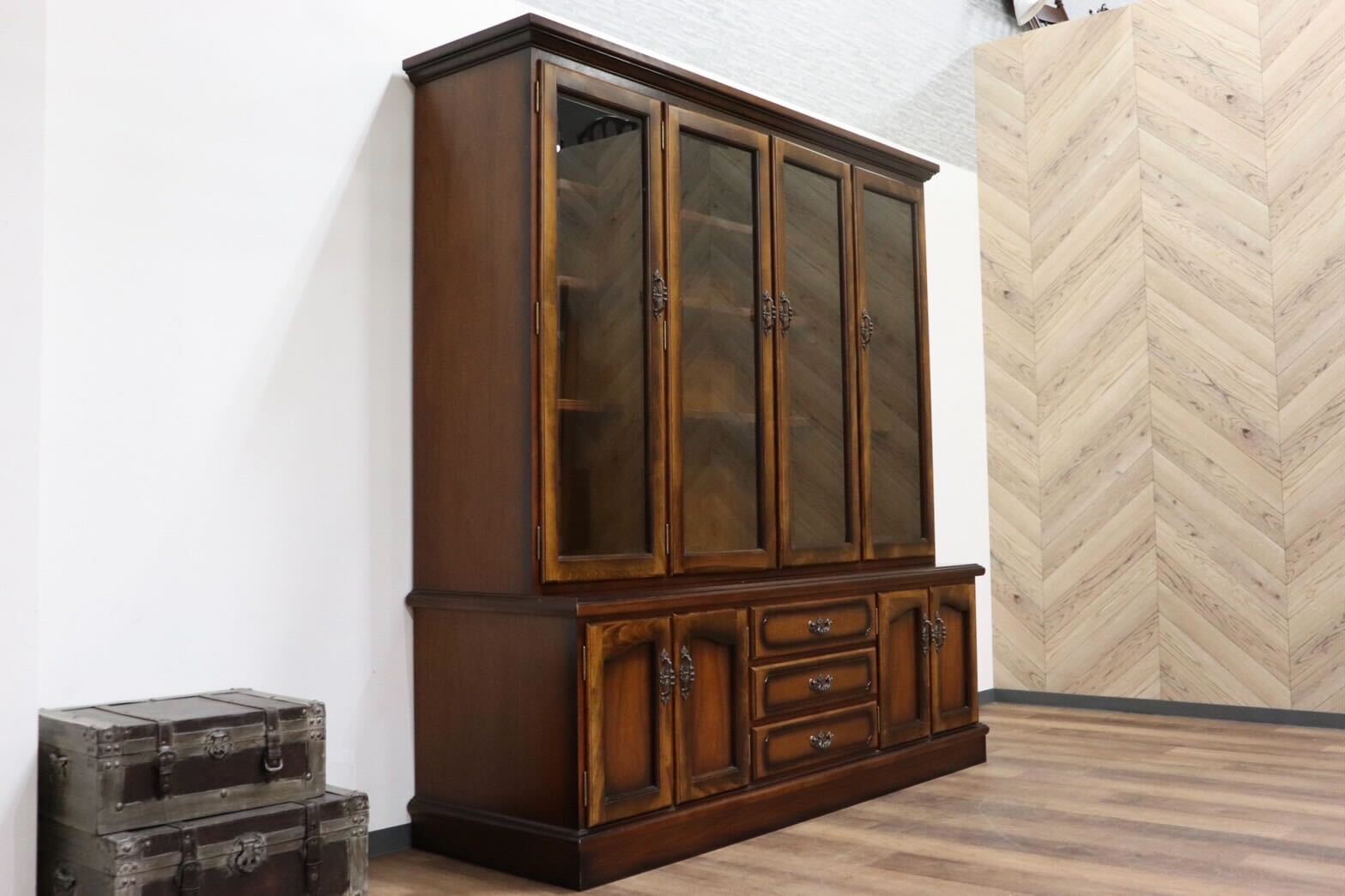 GMHH504○karimoku / カリモク コロニアル キャビネット 飾り棚 食器棚 キッチンボード リビング収納棚 書棚 水屋 カップボード 国産家具