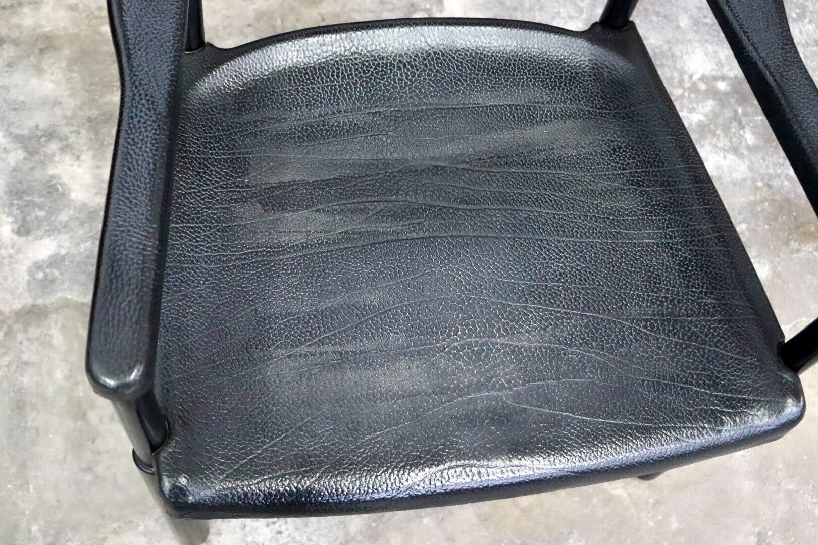 GMIS471H○レオナルド アームチェア ブラック スイス デザイナーズ家具 チェア 椅子 INTER-DECOR取扱い 検)Cassina Strassle Collection