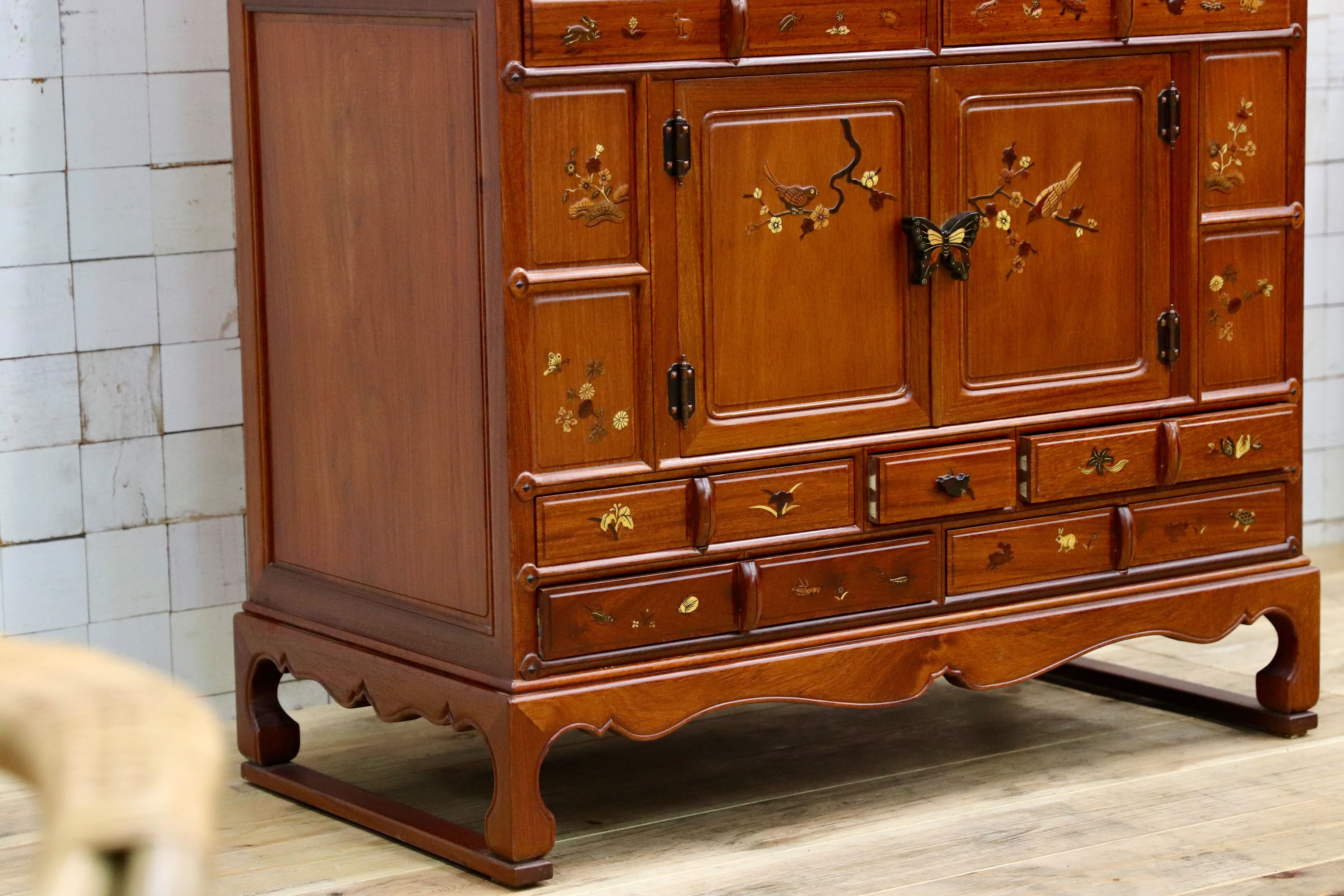 GMIK554○中国美術 唐木家具 李朝家具 象嵌模様花鳥図箪笥 キャビネット リビング収納 アンティーク 稀少 高級家具 チェスト 箪笥 タンス