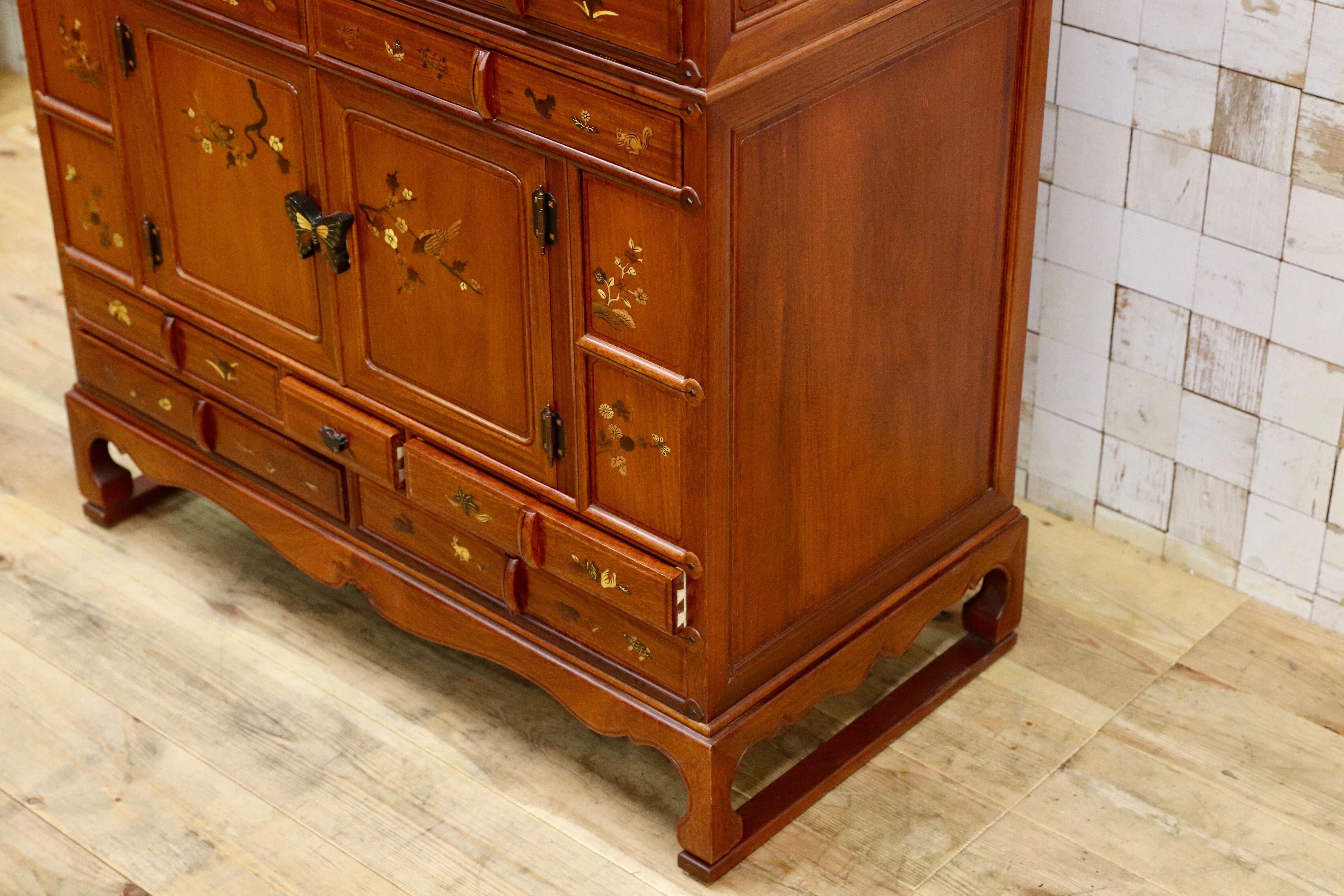 GMIK554○中国美術 唐木家具 李朝家具 象嵌模様花鳥図箪笥 キャビネット リビング収納 アンティーク 稀少 高級家具 チェスト 箪笥 タンス