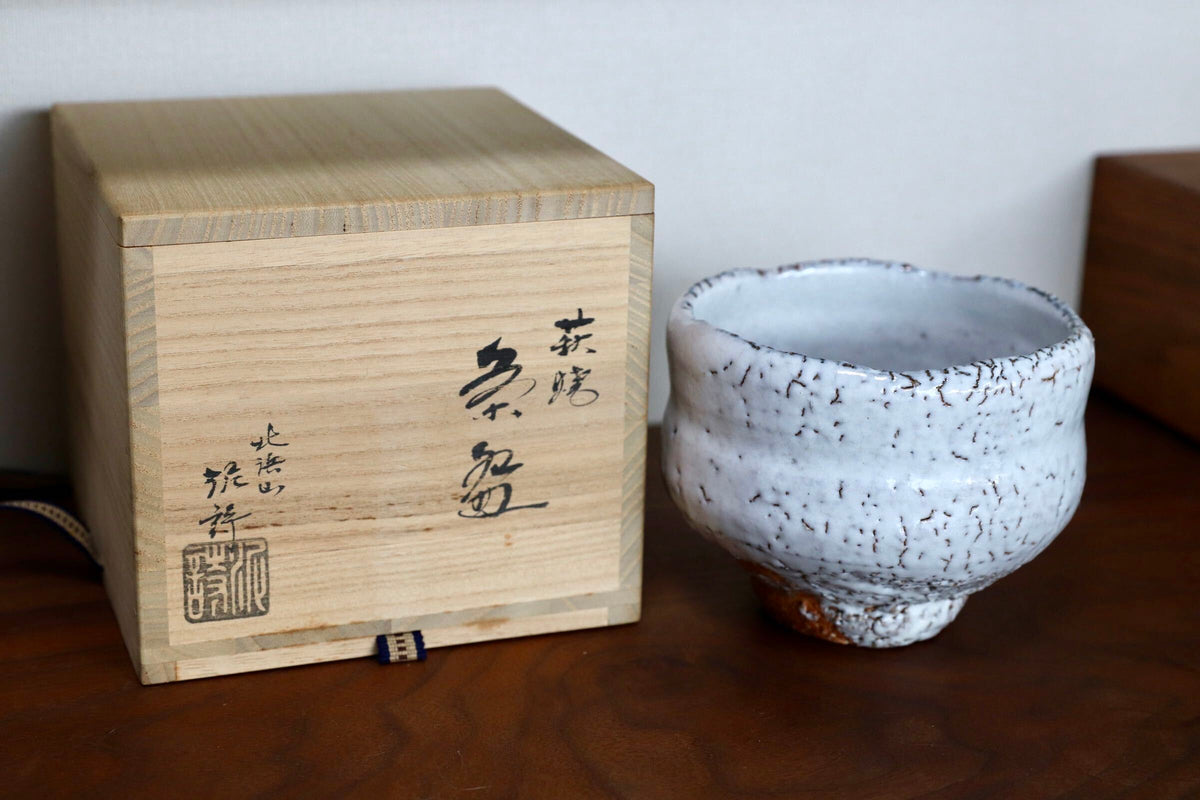 GMJK371Z○渋谷泥詩 萩焼 白萩 茶碗 茶 御台場窯 共箱 在銘 陶印 茶道具 抹茶碗 作家物 稀少