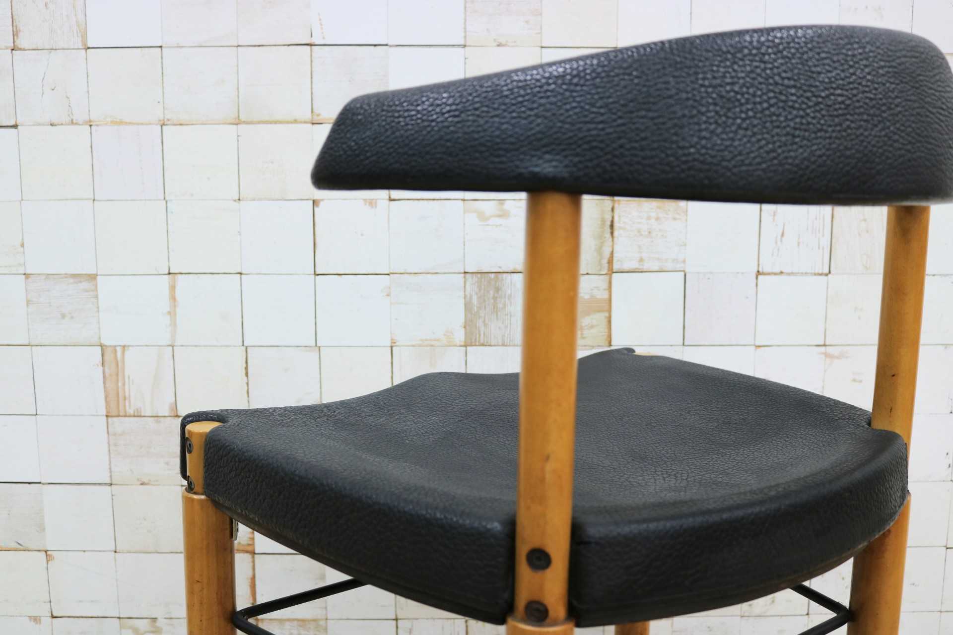 GMIN7M〇Cassina / カッシーナ レオナルドチェア ダイニングチェア Strassle collection社 スイス 椅子 ブラック 北欧スタイル モダン