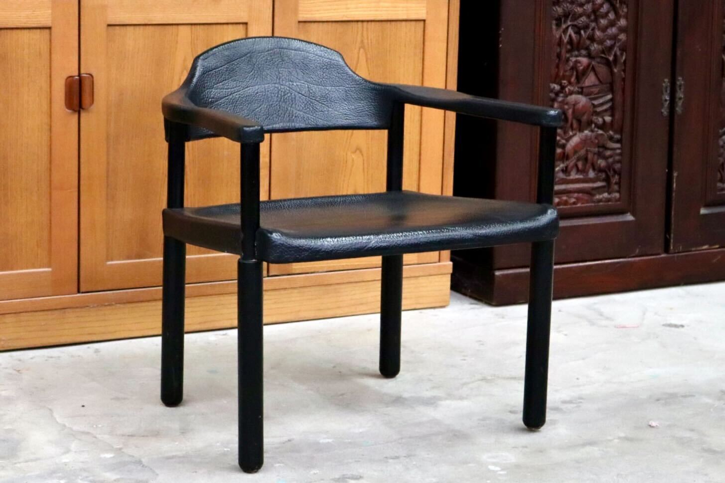 GMIS471K○レオナルド アームチェア ブラック スイス デザイナーズ家具 チェア 椅子 INTER-DECOR取扱い 検)Cassina Strassle Collection