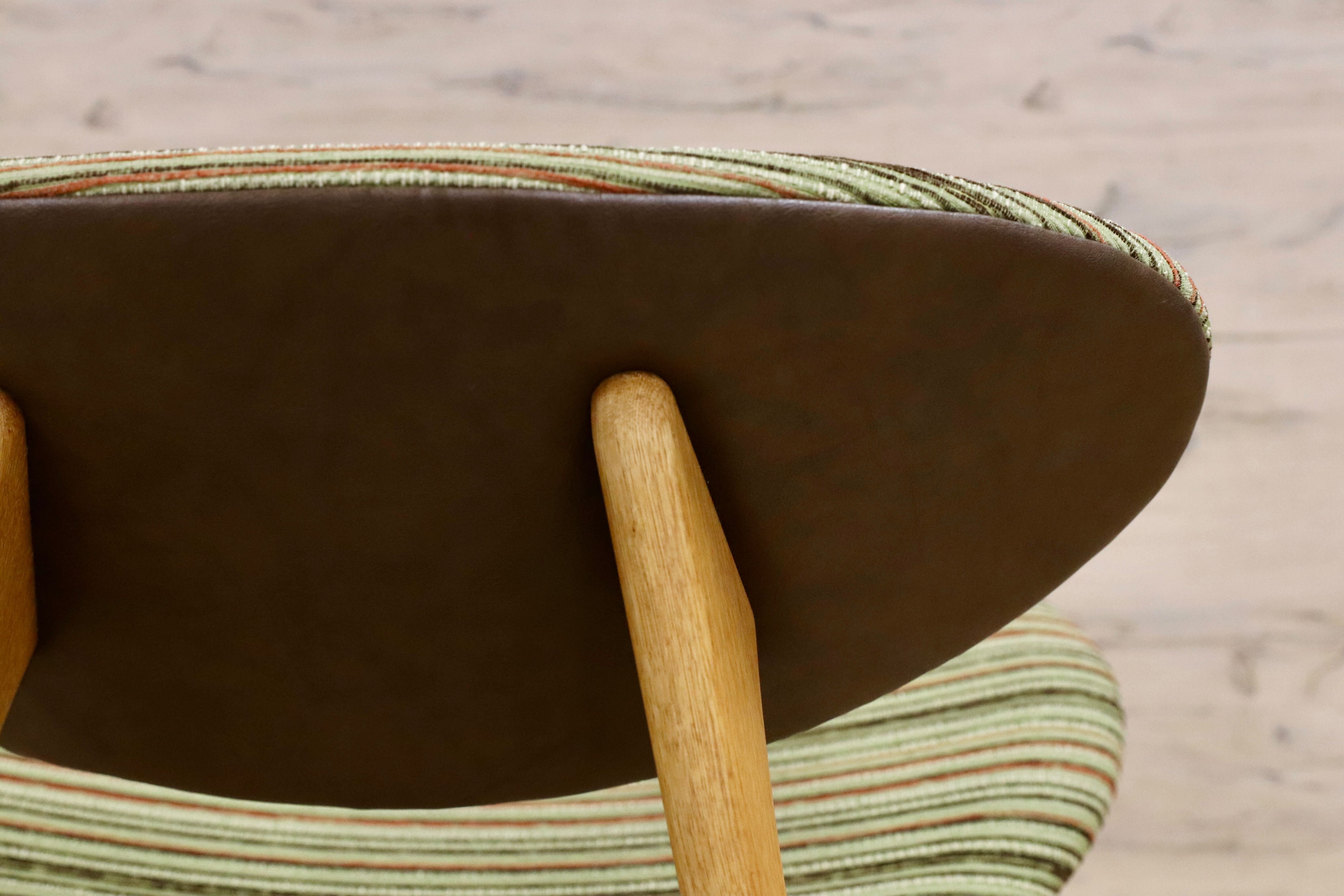 GMHK466○wedge / ウェッジ ロースツール 低座椅子 オーク材 北欧スタイル 椅子 チェア 検)天童木工 モリシゲ カリモク マルニ