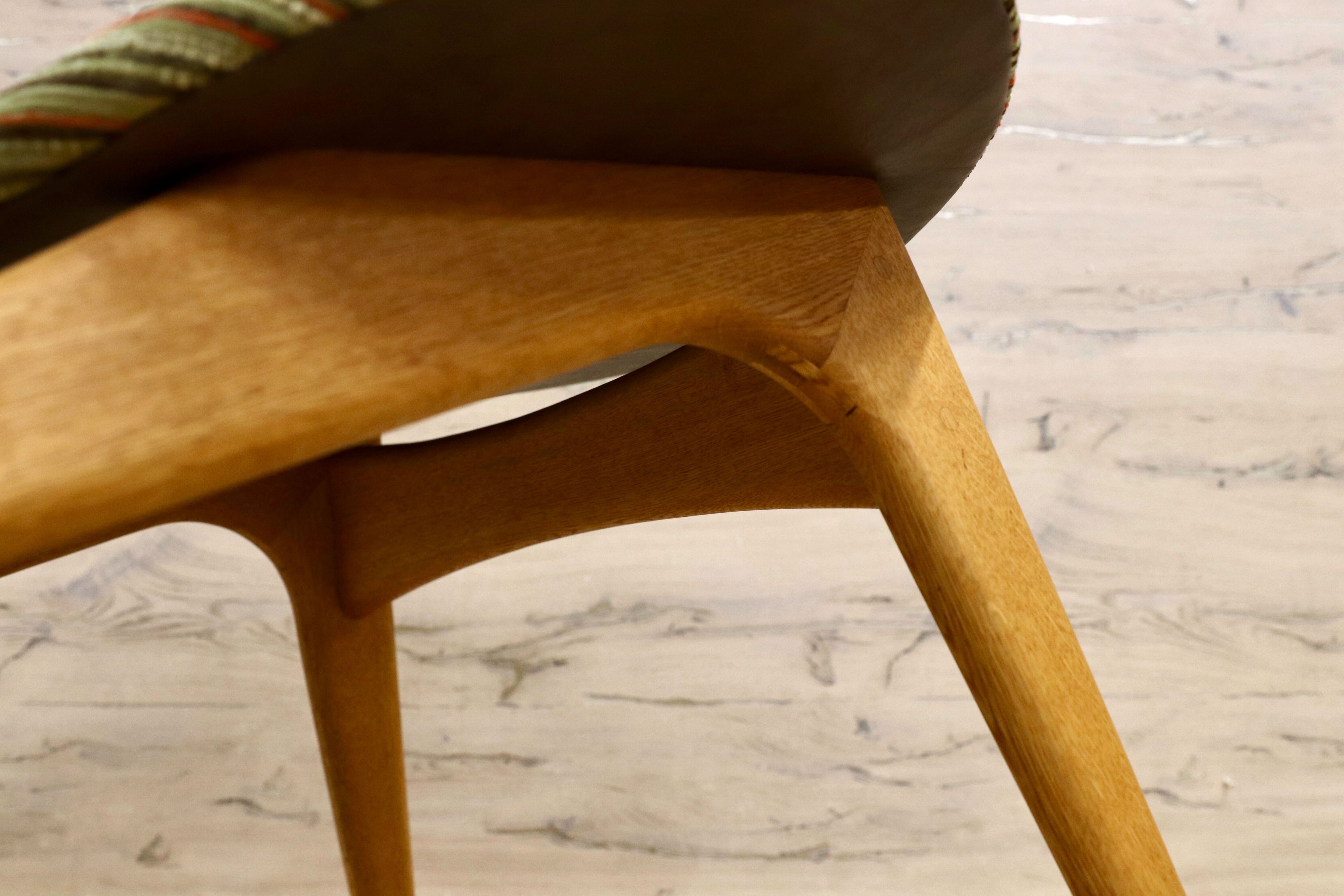 GMHK466○wedge / ウェッジ ロースツール 低座椅子 オーク材 北欧スタイル 椅子 チェア 検)天童木工 モリシゲ カリモク マルニ