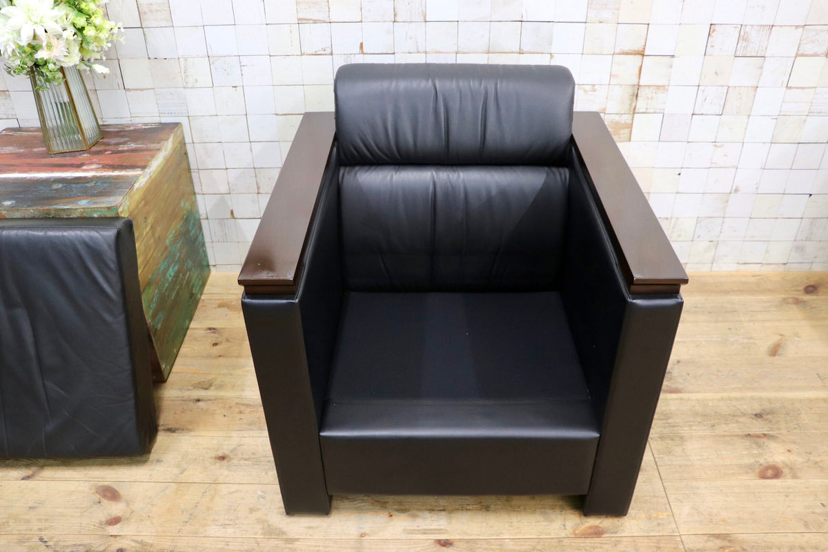 GMJH381A〇ITOKI / イトーキ 本革 1人掛けソファ シングルソファ ブラック 木製アームチェア 応接家具