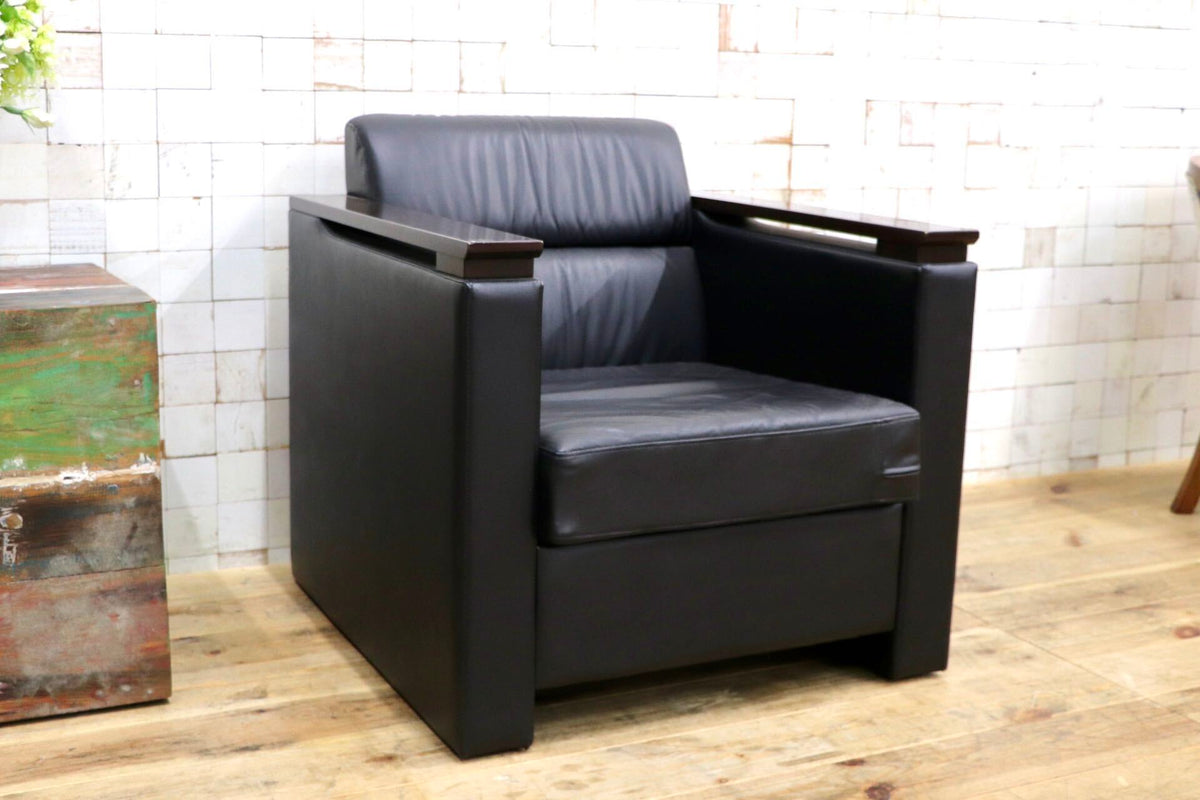 GMJH381B〇ITOKI / イトーキ 本革 1人掛けソファ シングルソファ ブラック 木製アームチェア 応接家具